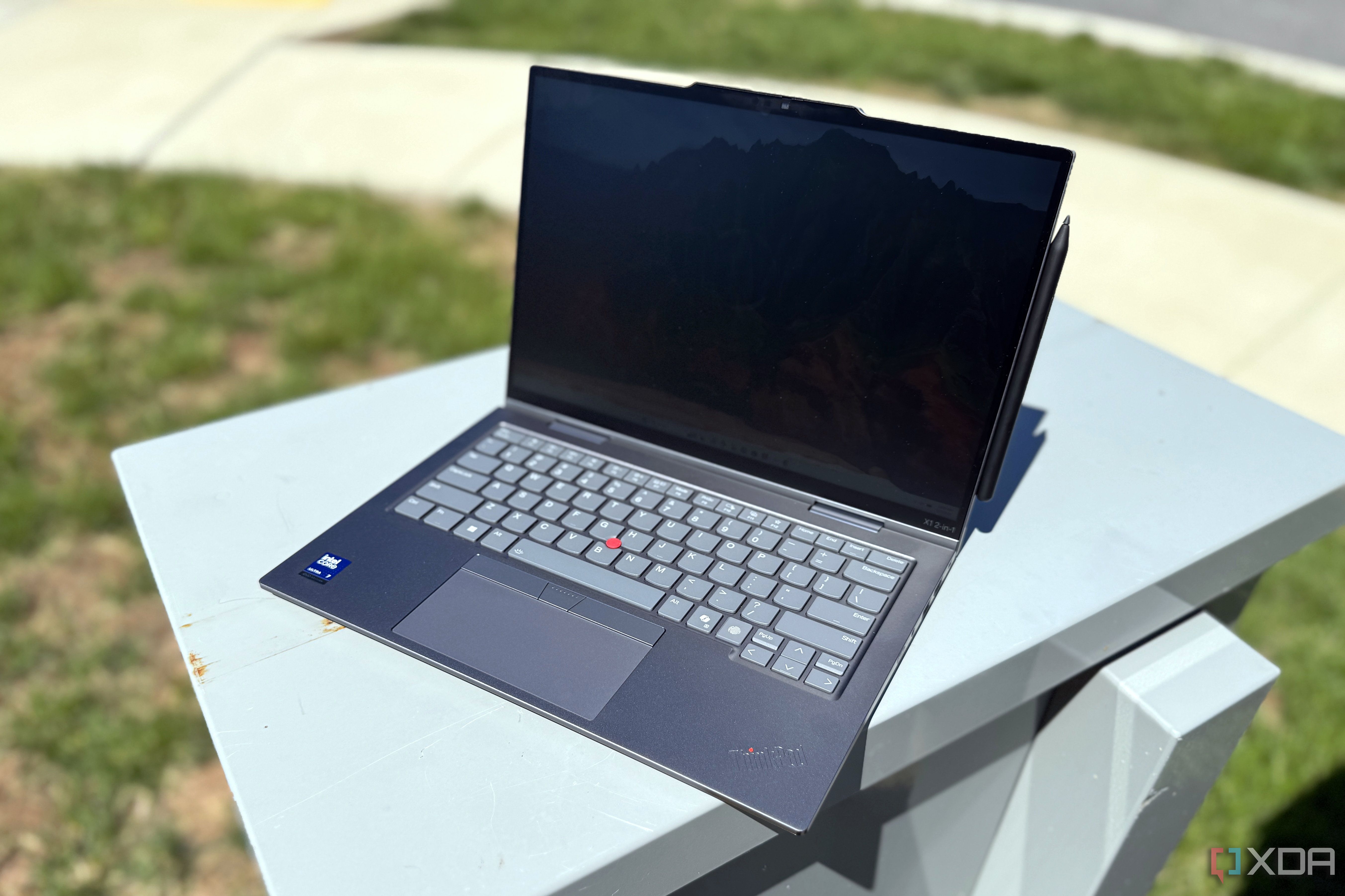 Review: Lenovo ThinkPad X1 2-in-1 Gen 10 Aura Edition