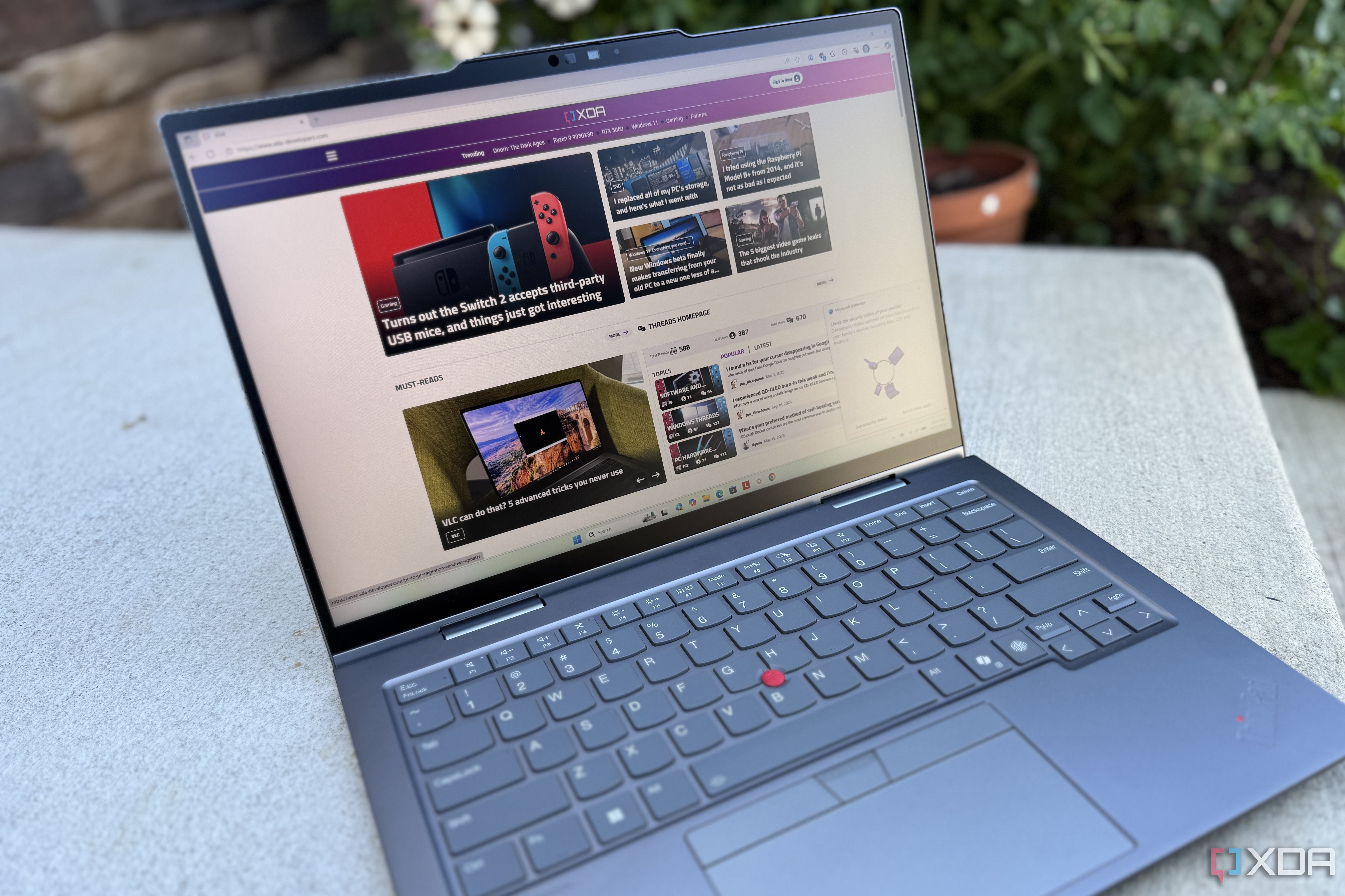 Review: Lenovo ThinkPad X1 2-in-1 Gen 10 Aura Edition