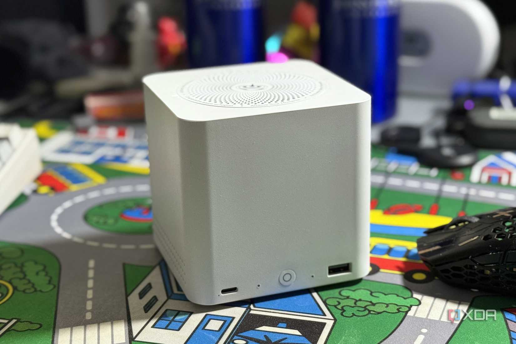 escritorio-beelink-me-mini-nas