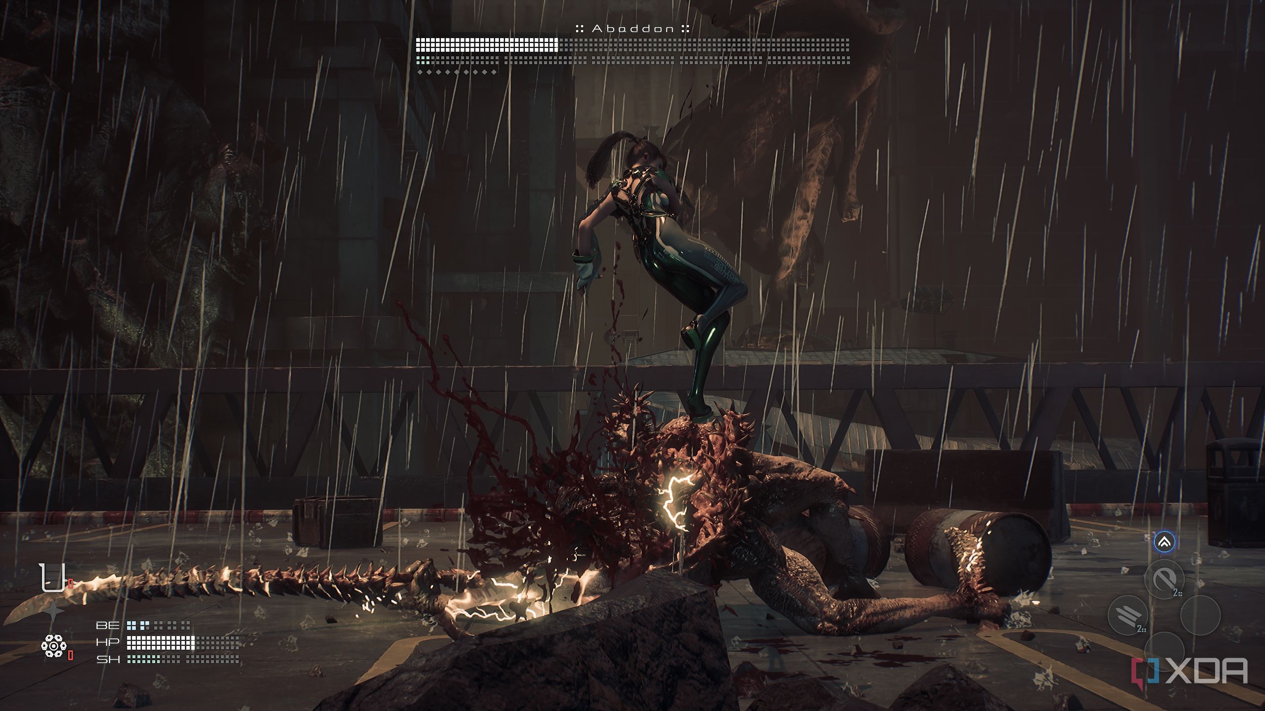 Eve attacking Abaddon in Stellar Blade PC.