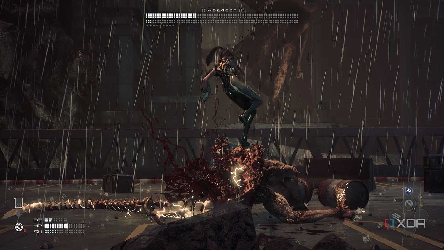 Eve attacking Abaddon in Stellar Blade PC.