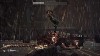 Eve attacking Abaddon in Stellar Blade PC.