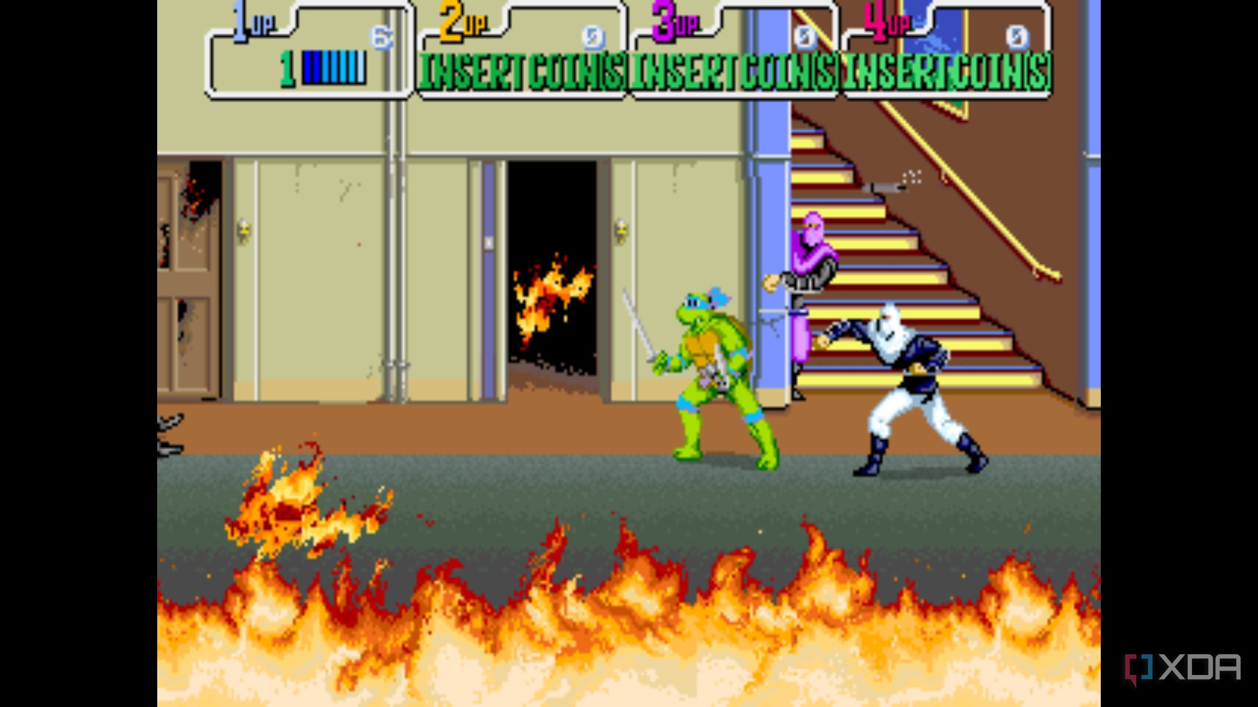 A screenshot from the 1989 arcade game Teenage Mutant Ninja Turtles.