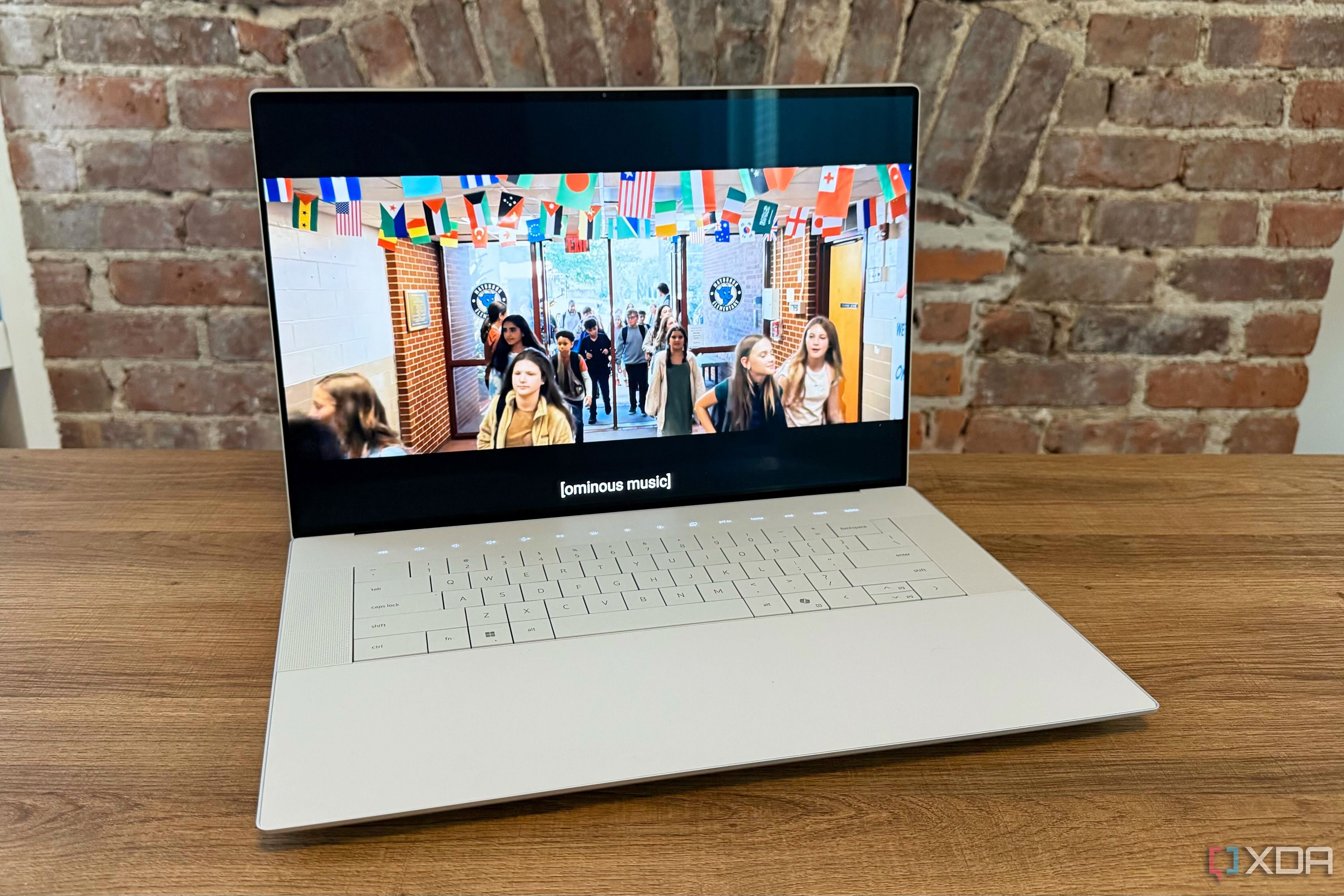 Dell 16 Premium display