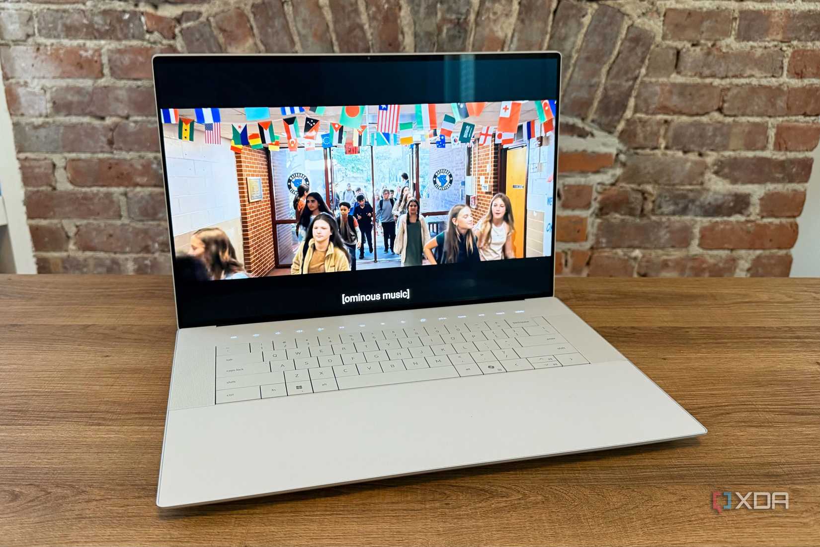 Dell 16 Premium display