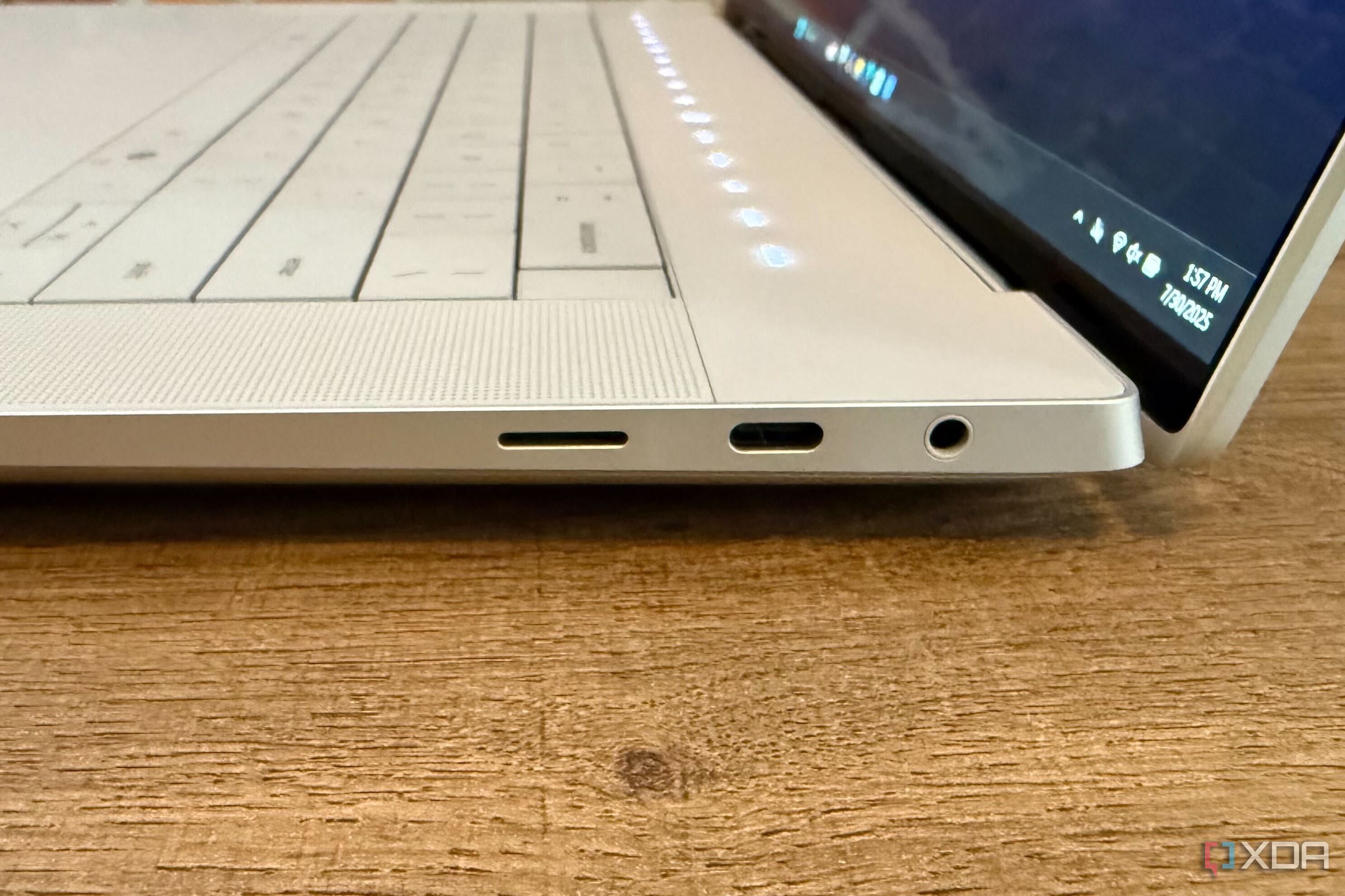 Dell 16 Premium ports 2