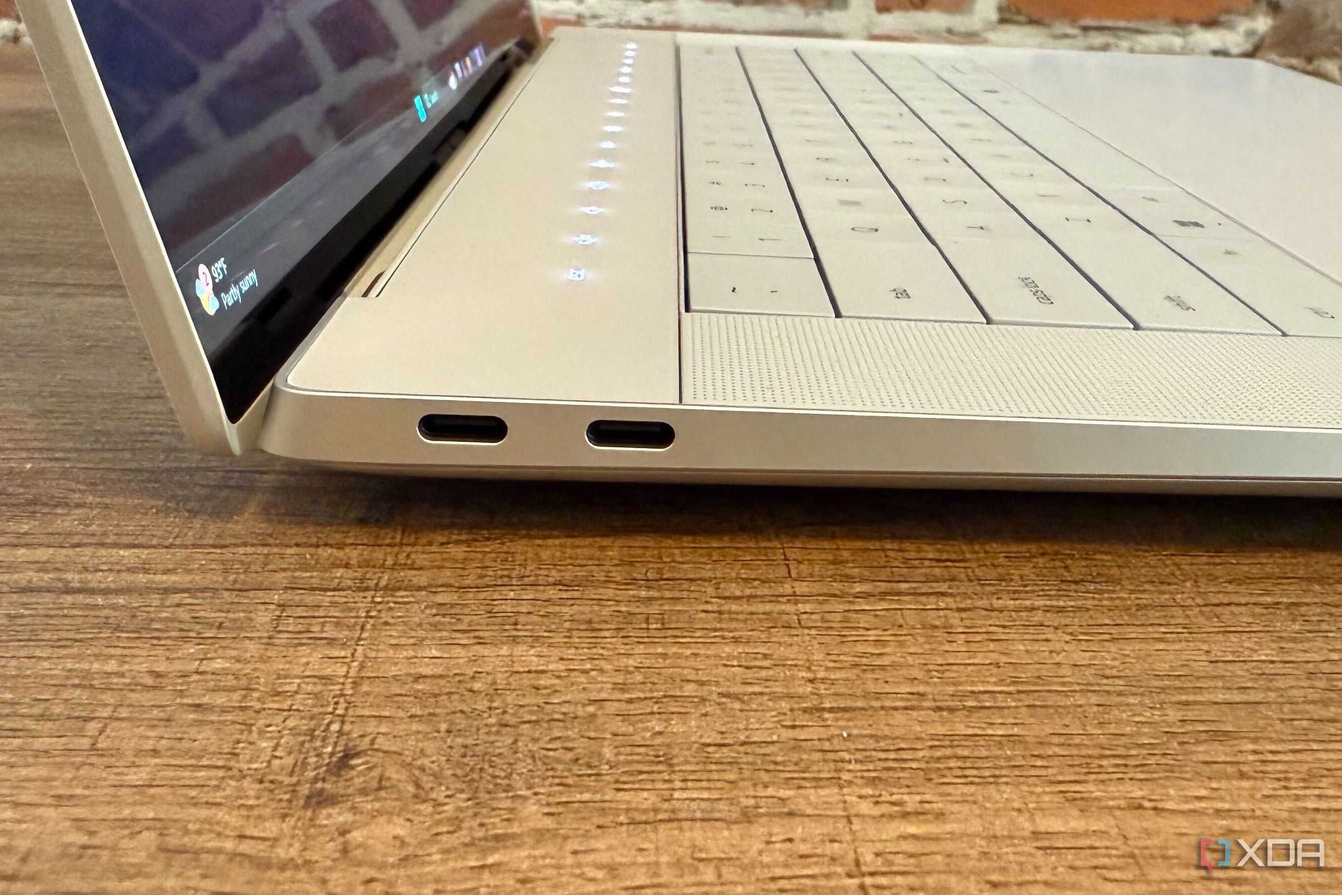 Dell 16 Premium ports