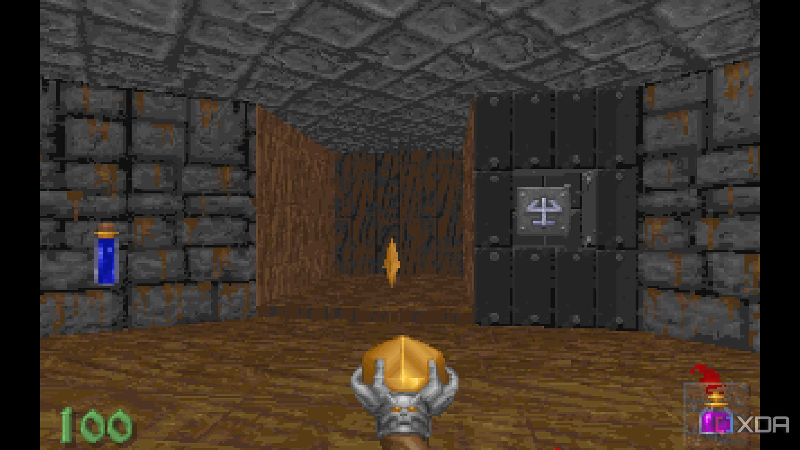 The game Heretic running on DOSBOX.