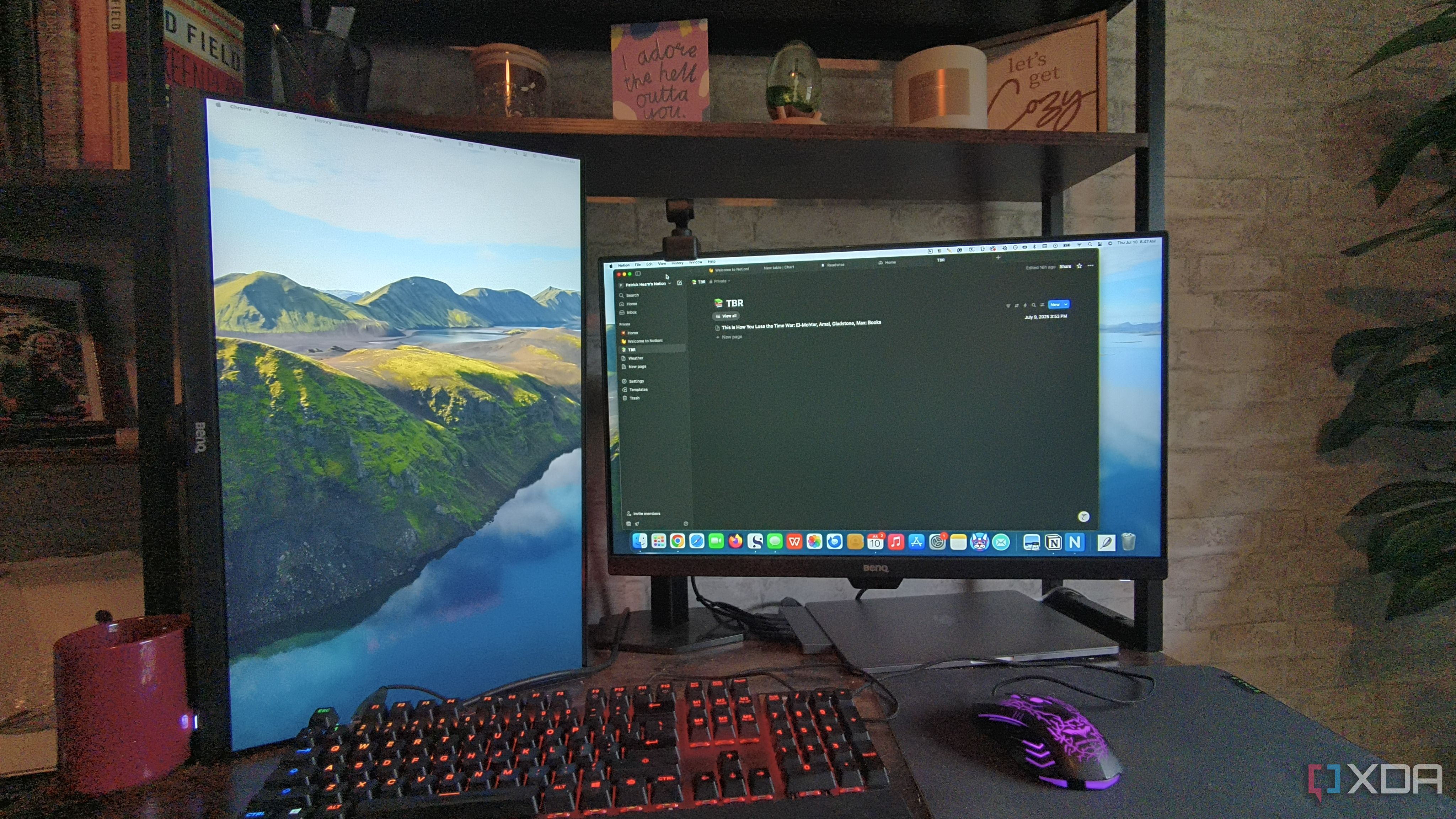 An image of Notion on a dual-monitor setup.