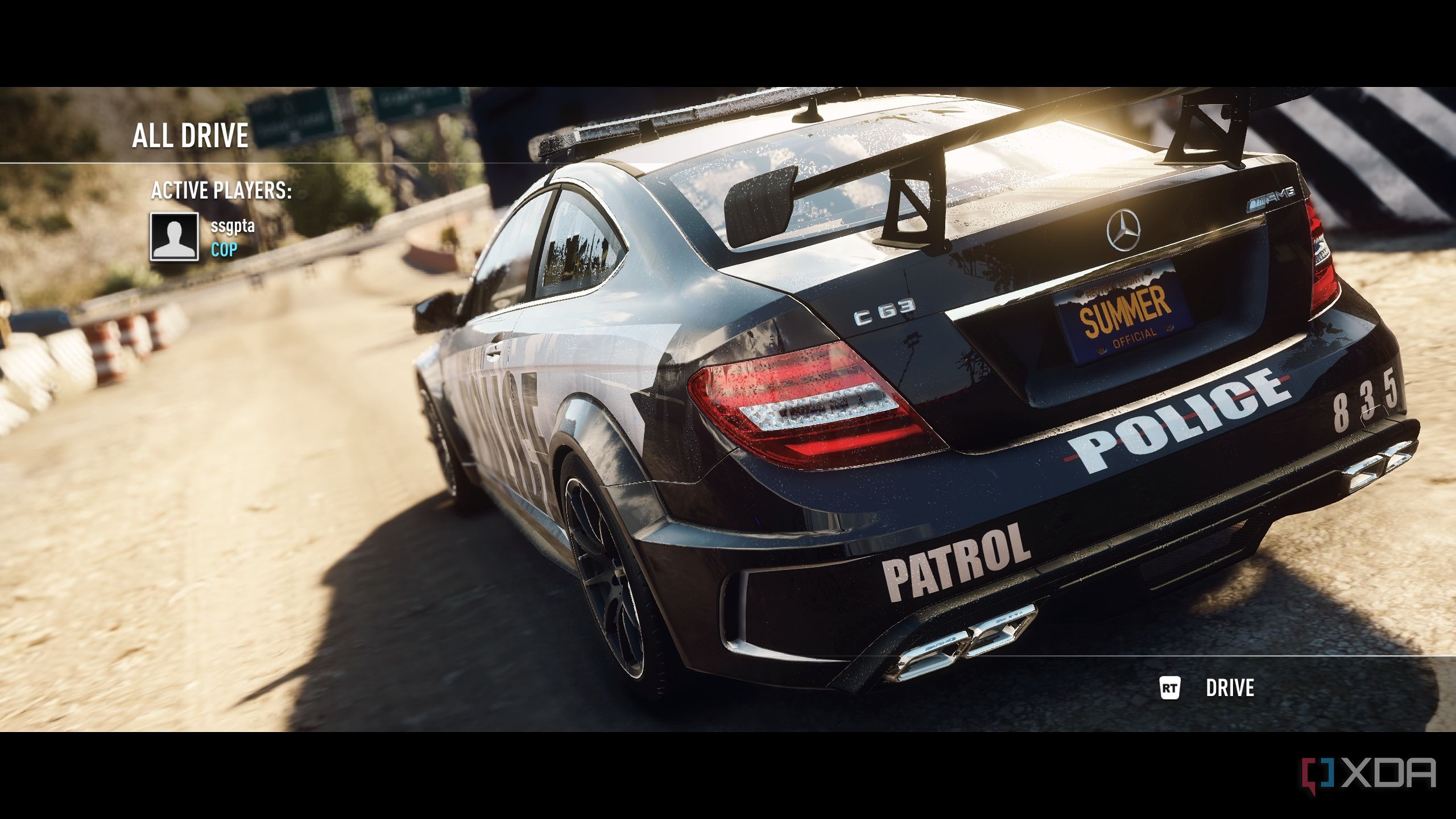 Rear shot of a Mercedes police car in NFS Rivals.