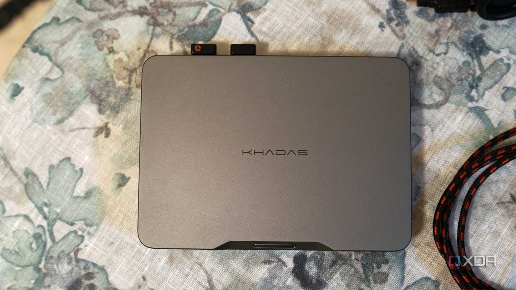i-ditched-my-travel-laptop-for-a-mini-pc-with-a-100-inch-screen