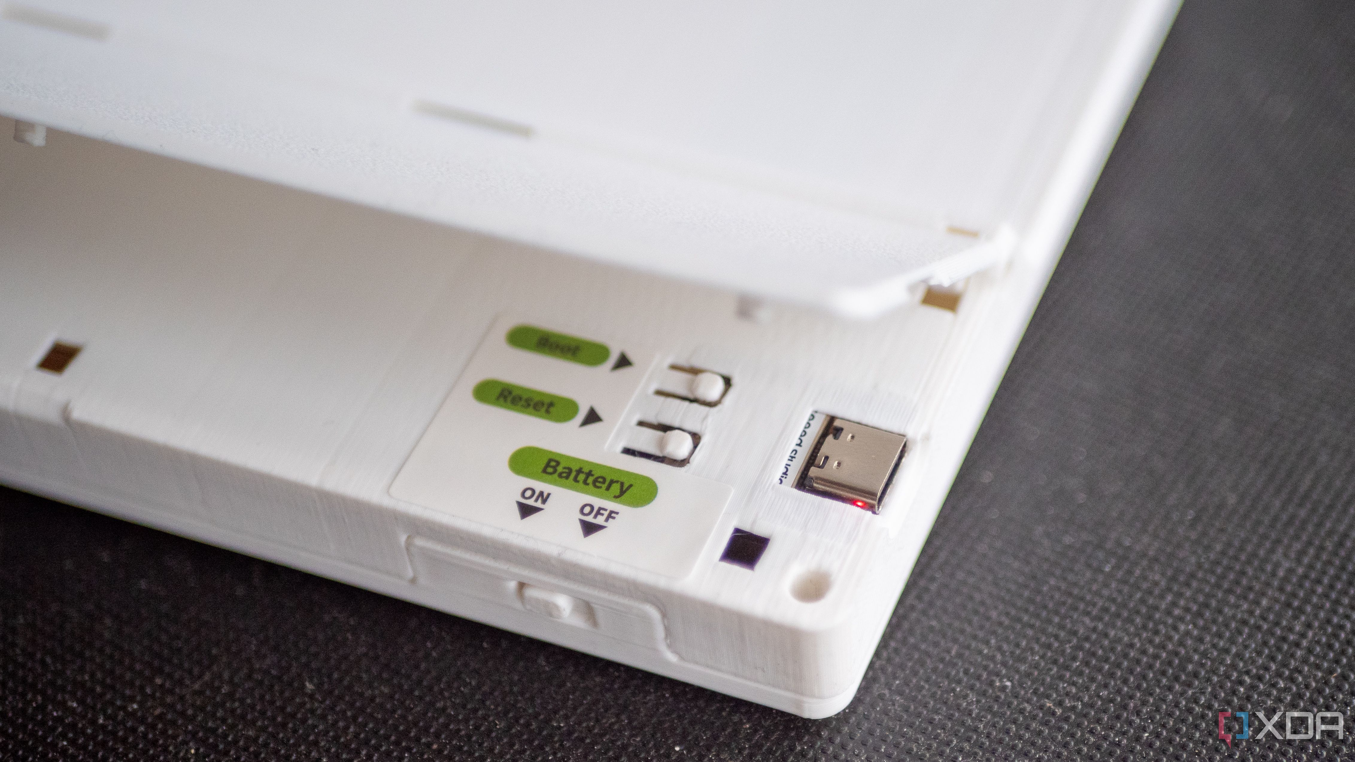 Battery and port area of Seeed Studio's XIAO 7.5-Inch eInk Display