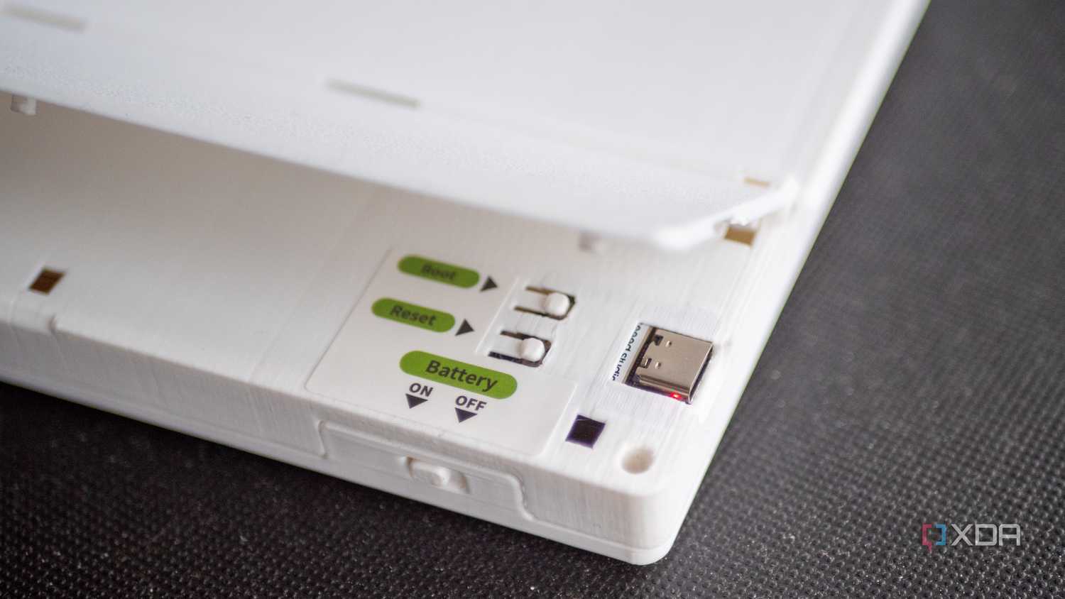 Battery and port area of Seeed Studio's XIAO 7.5-Inch eInk Display