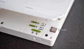 Battery and port area of Seeed Studio's XIAO 7.5-Inch eInk Display