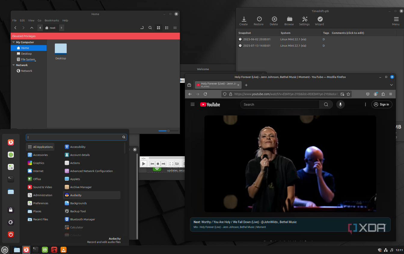 shows Mint Linux with apps and start menu cinnamon