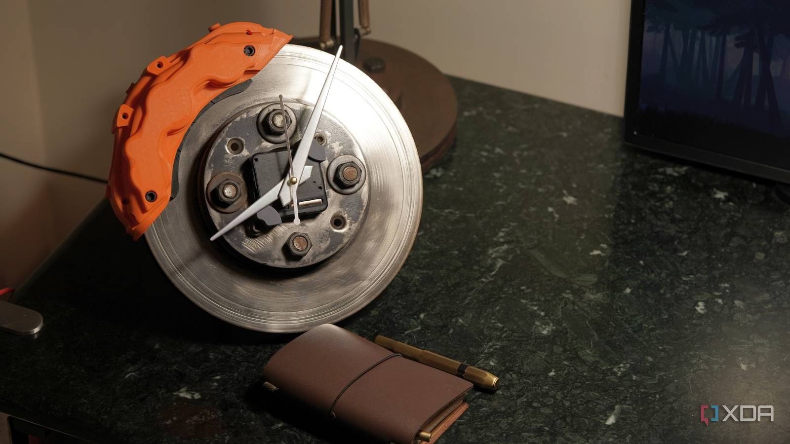 3D printing helped memorialize my car with a desk clock