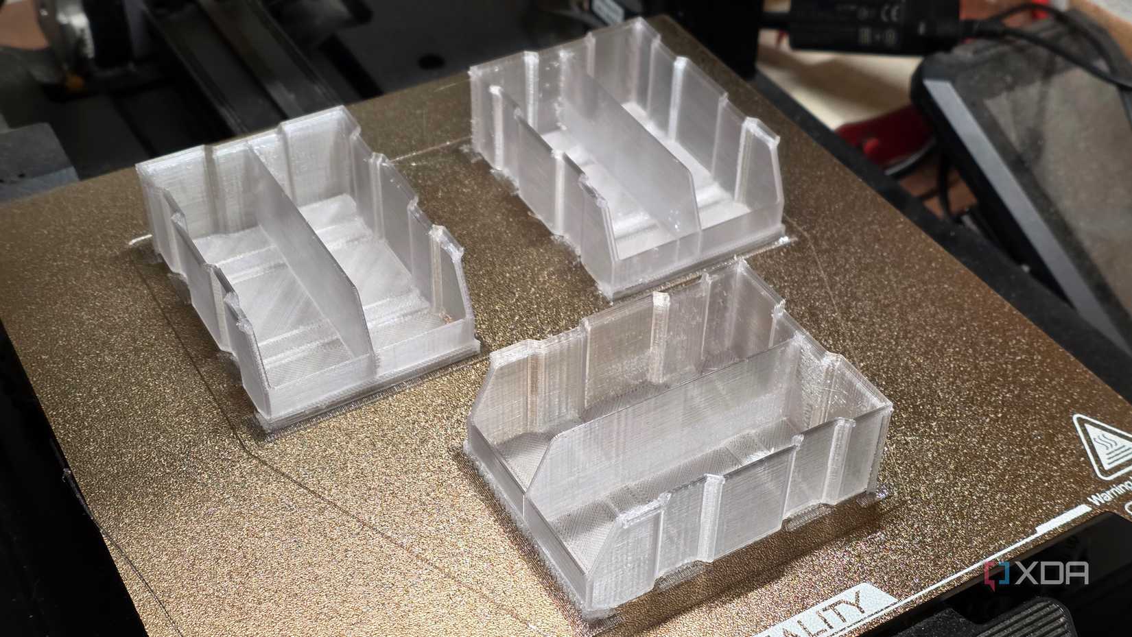 I cleaned up my messy desk by 3D printing this modular desk organizer