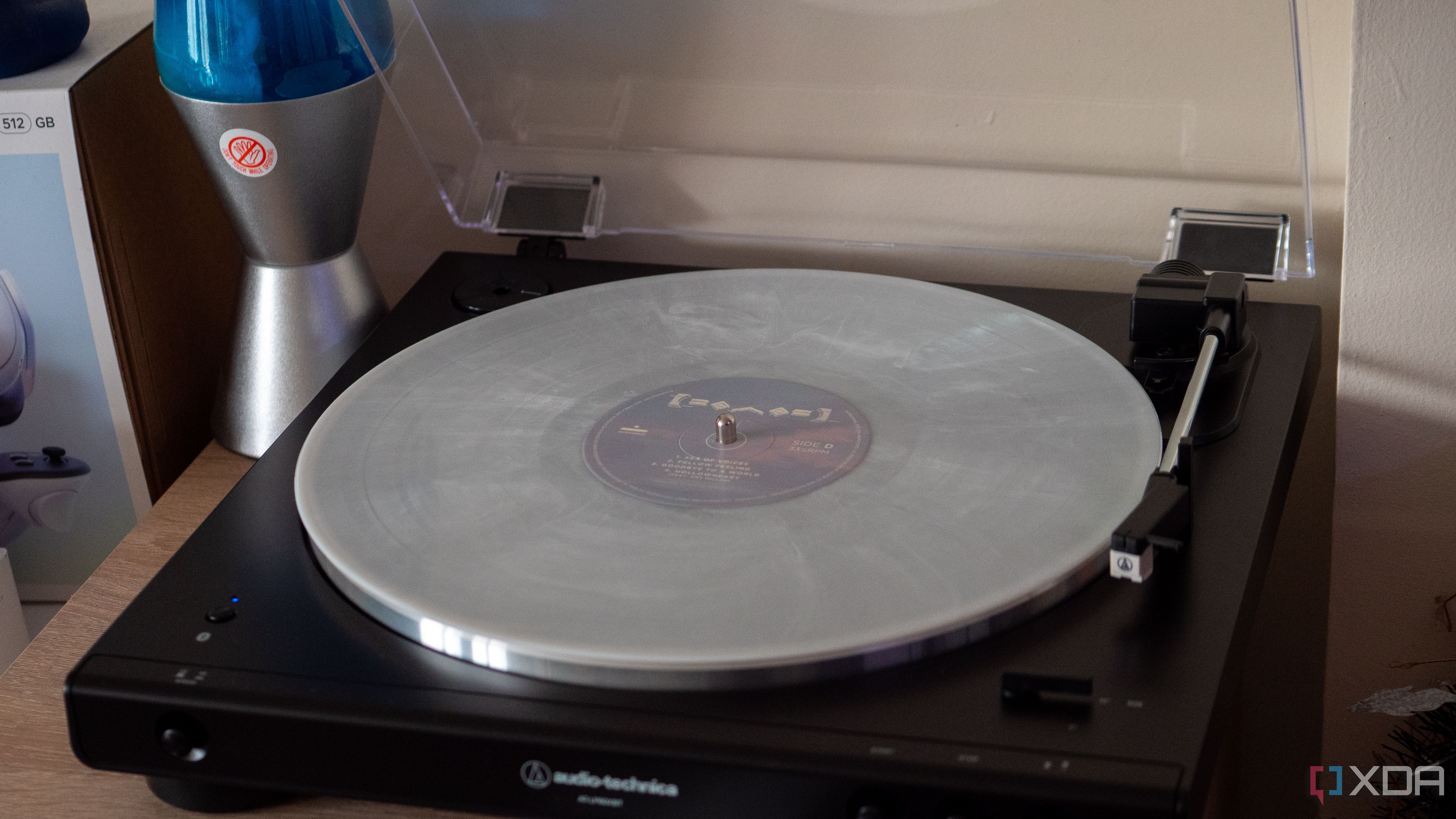 Audio-Technica-LP60XBT-1