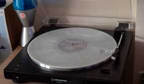 Audio-Technica-LP60XBT-1
