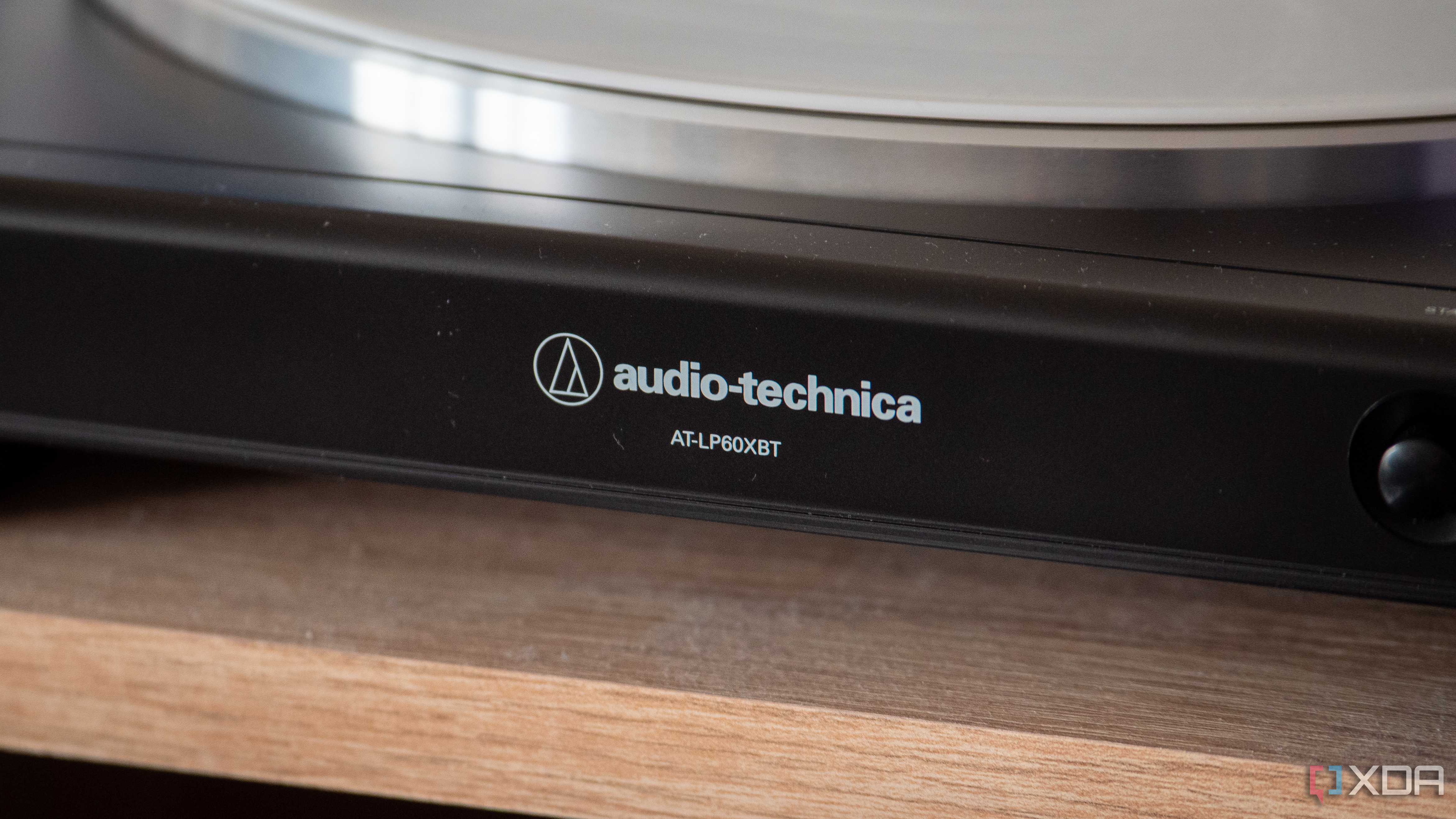 Audio-Technica-LP60XBT-2