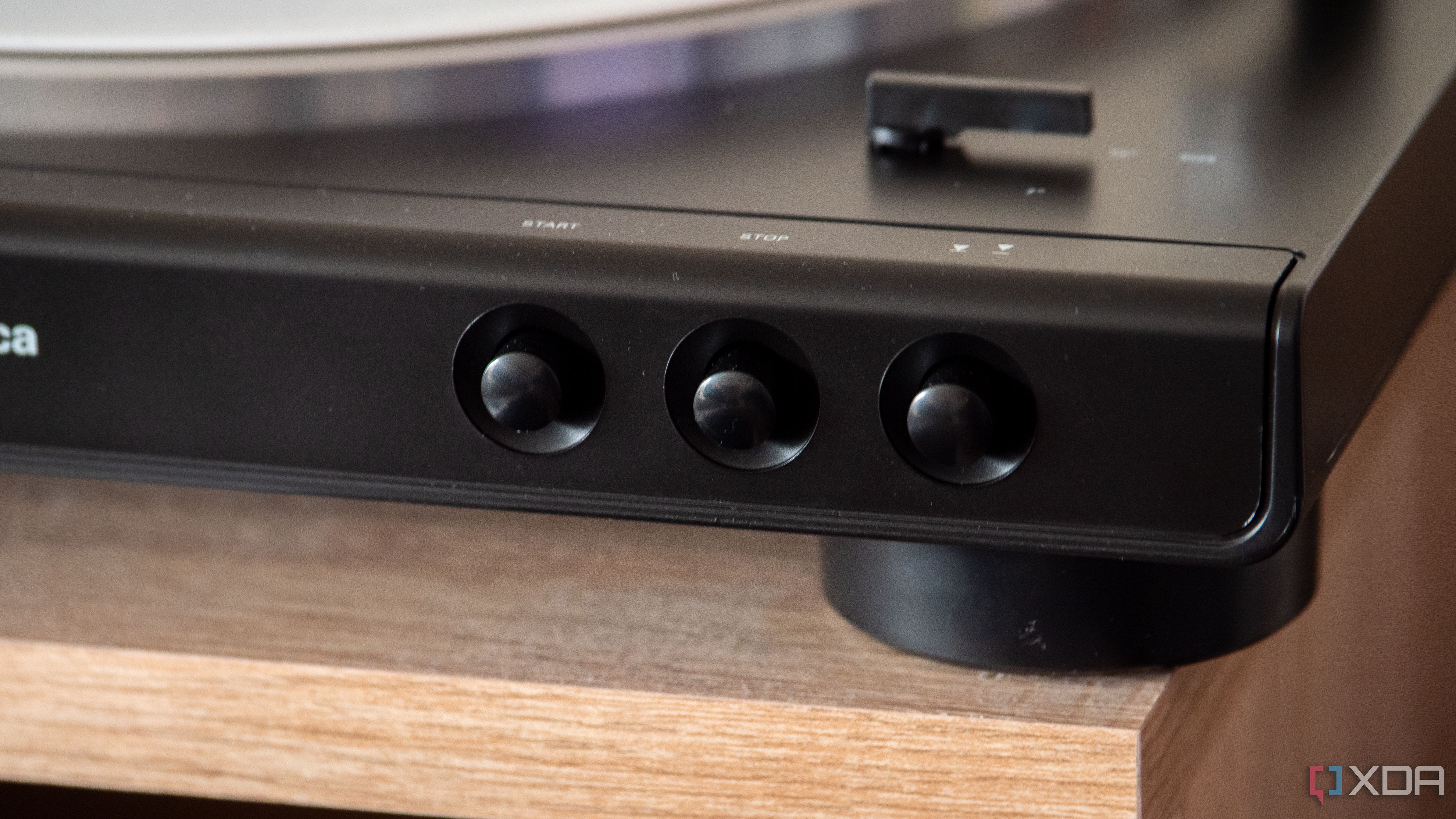Audio-Technica-LP60XBT-3