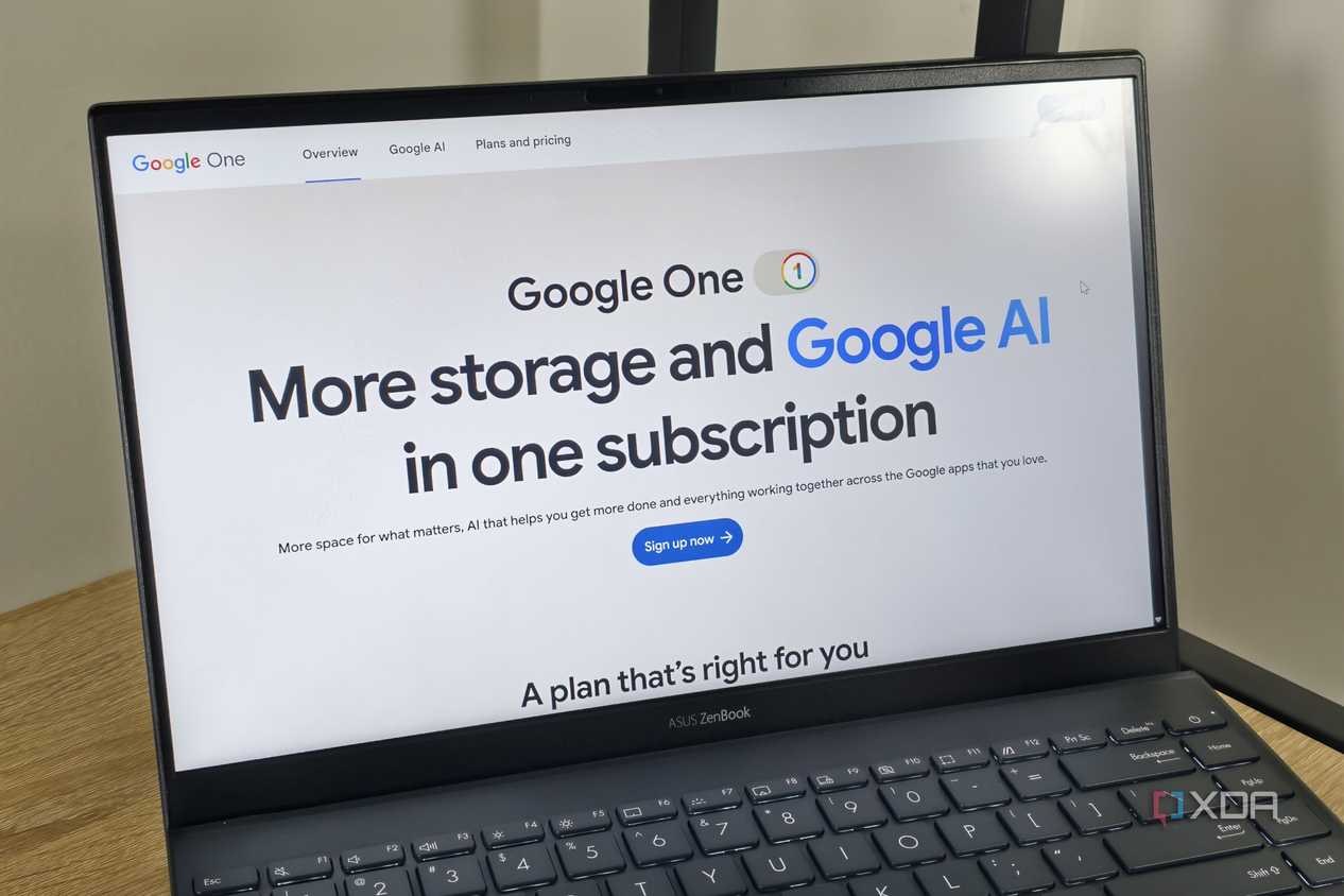 google one website on a laptop