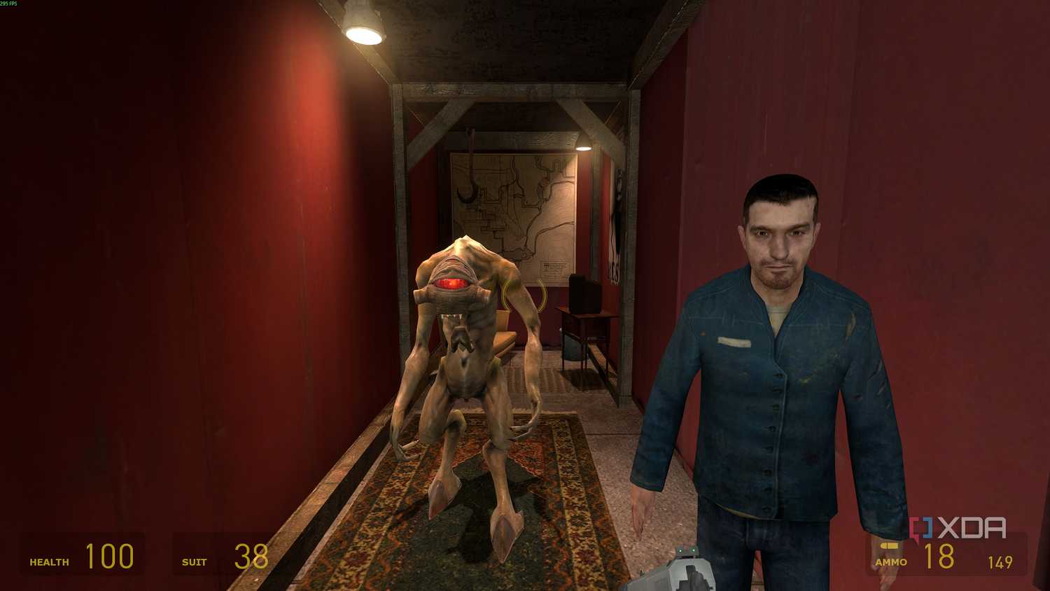A Vortigaunt in Half-Life 2.