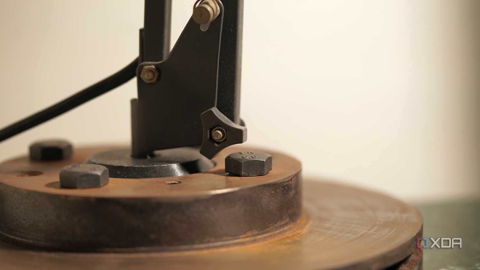 Tertial swivel post fully inserted into the 3D printed base adapter 