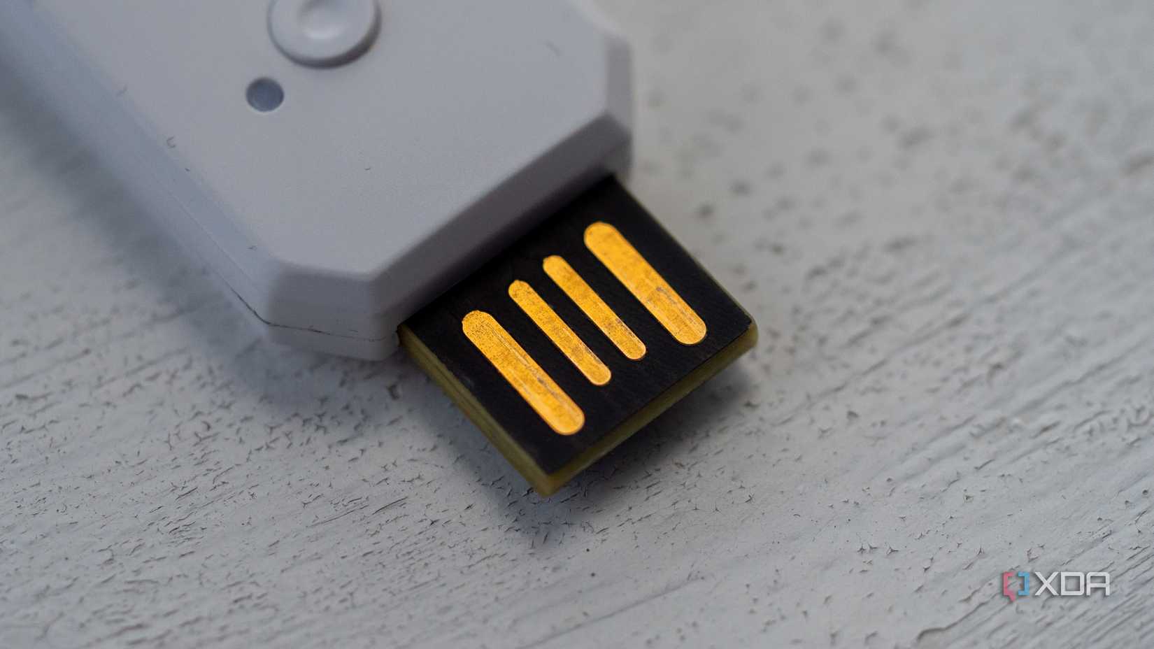 Makerdiary nRF52840 MDK dongle USB connector