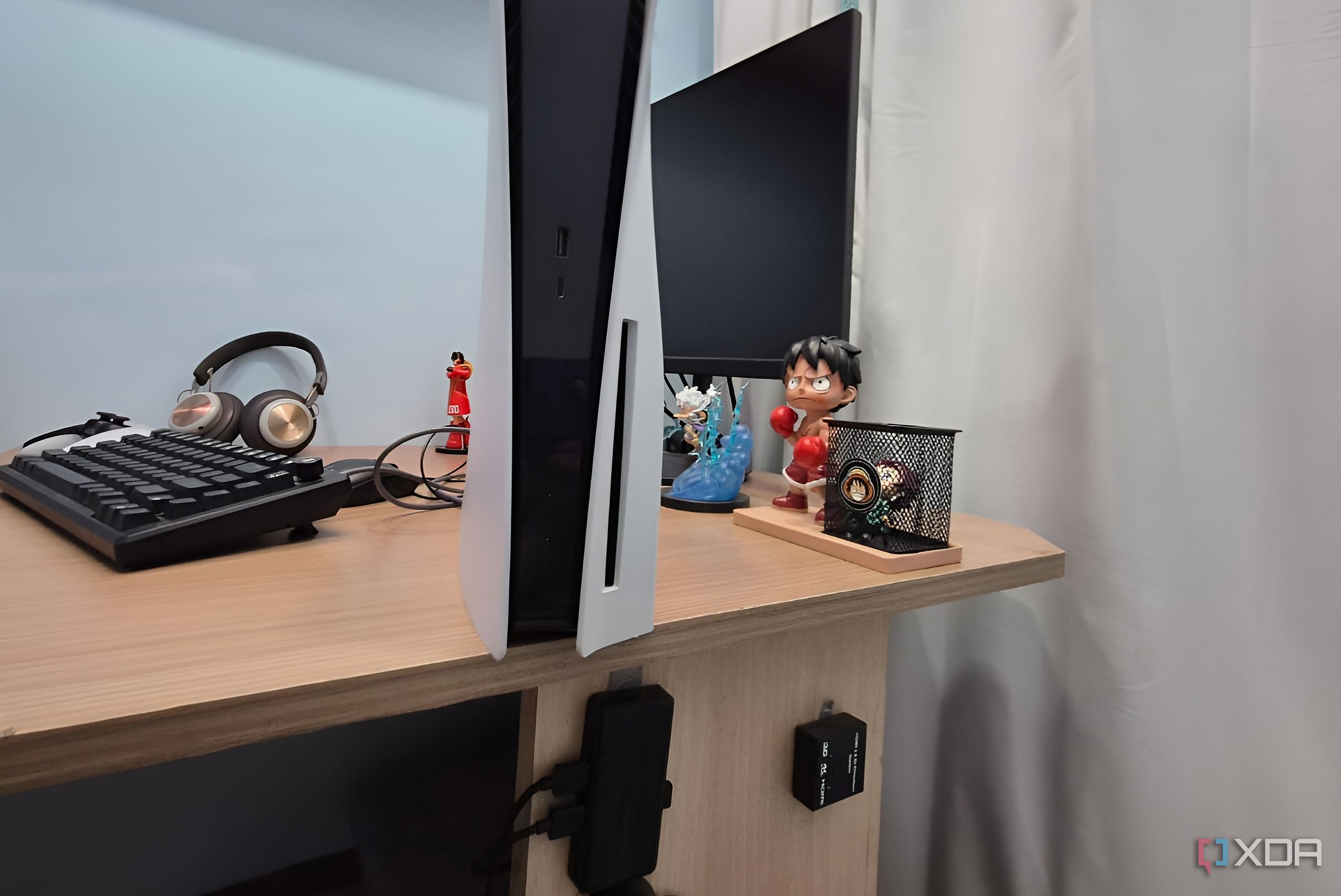A USB Hub routed into a PlayStation 5 console.