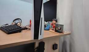 A USB Hub routed into a PlayStation 5 console.