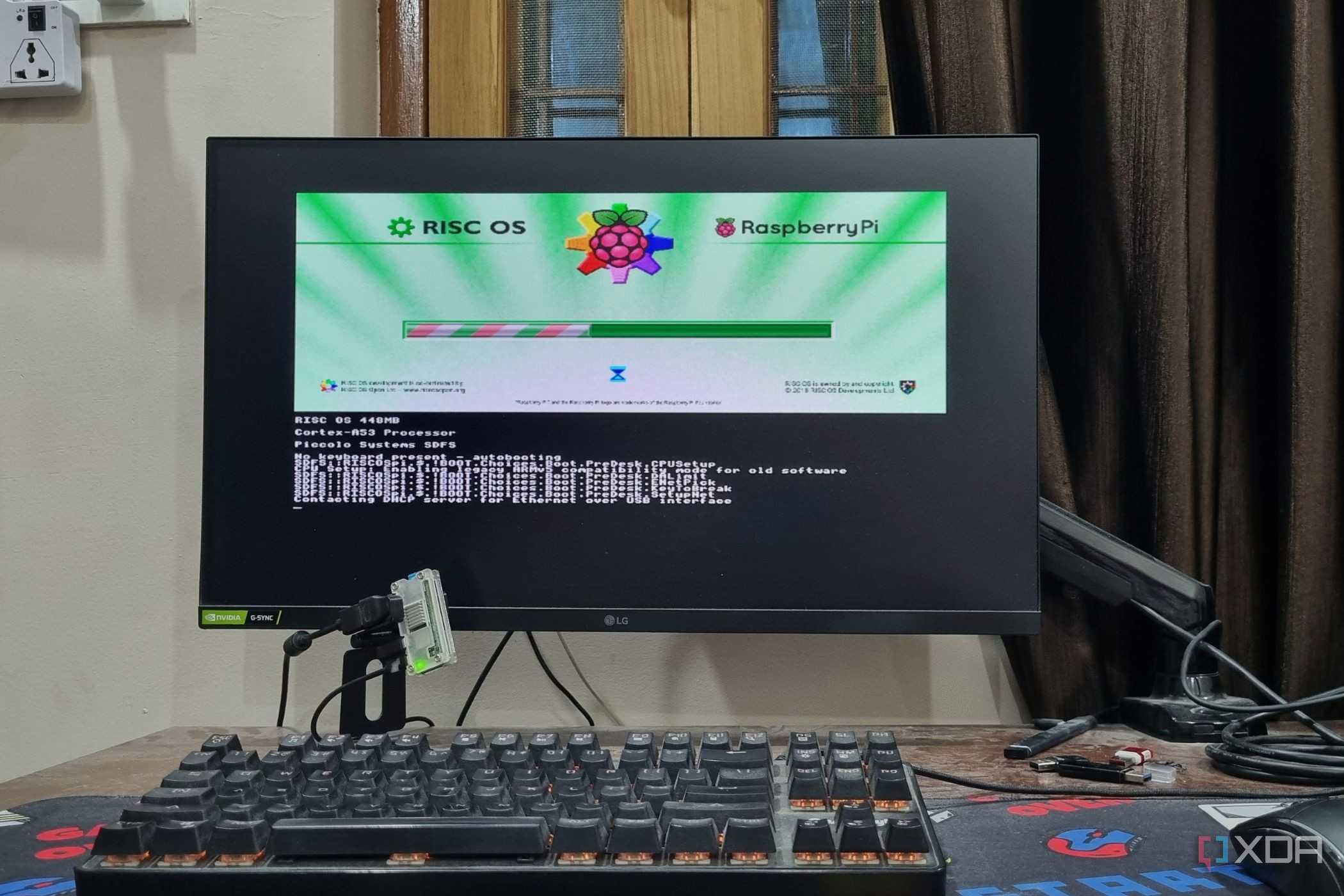 photo of risc os on raspberry pi with a display