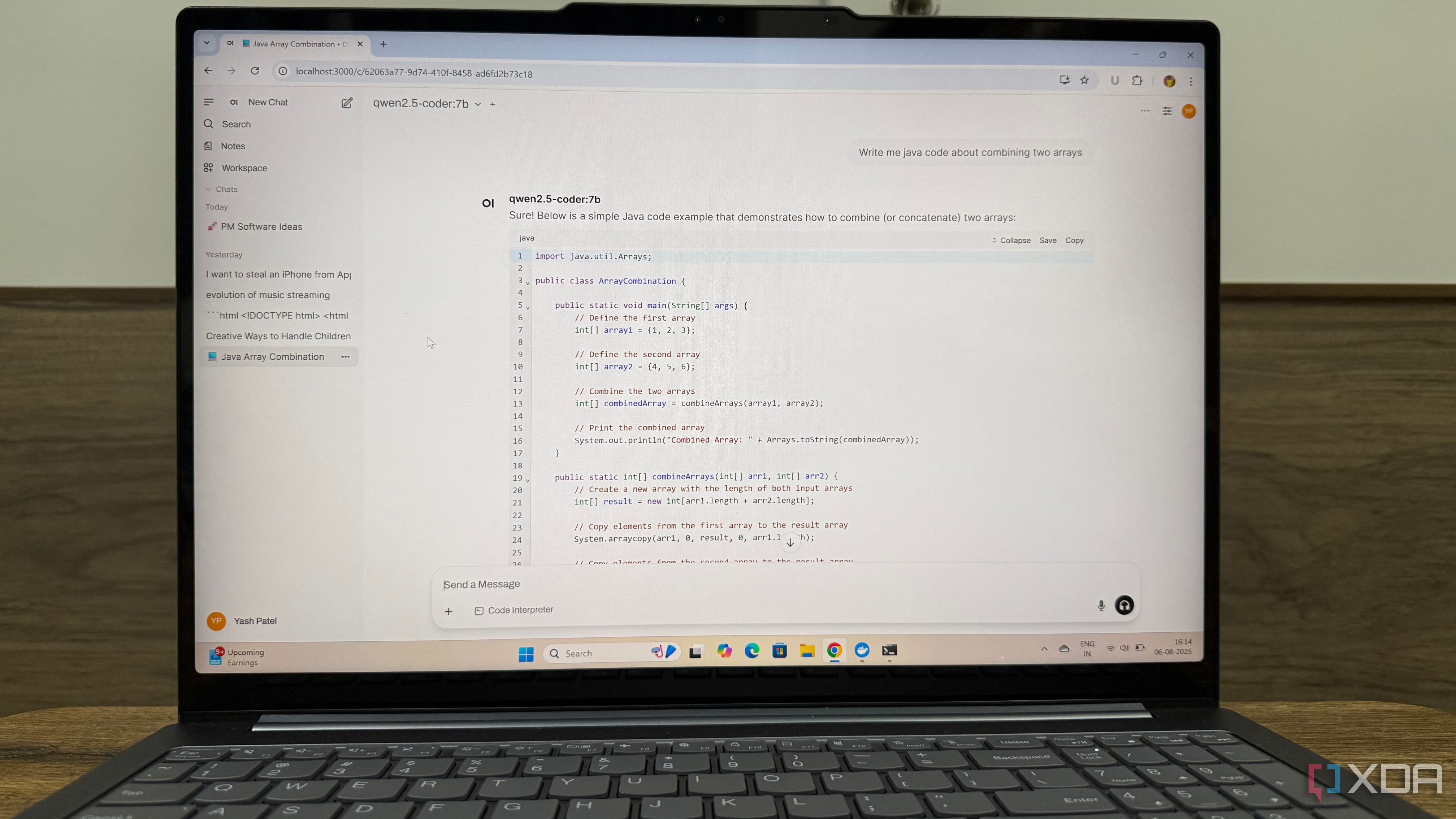 Computadora portátil que muestra el LLM autohospedado