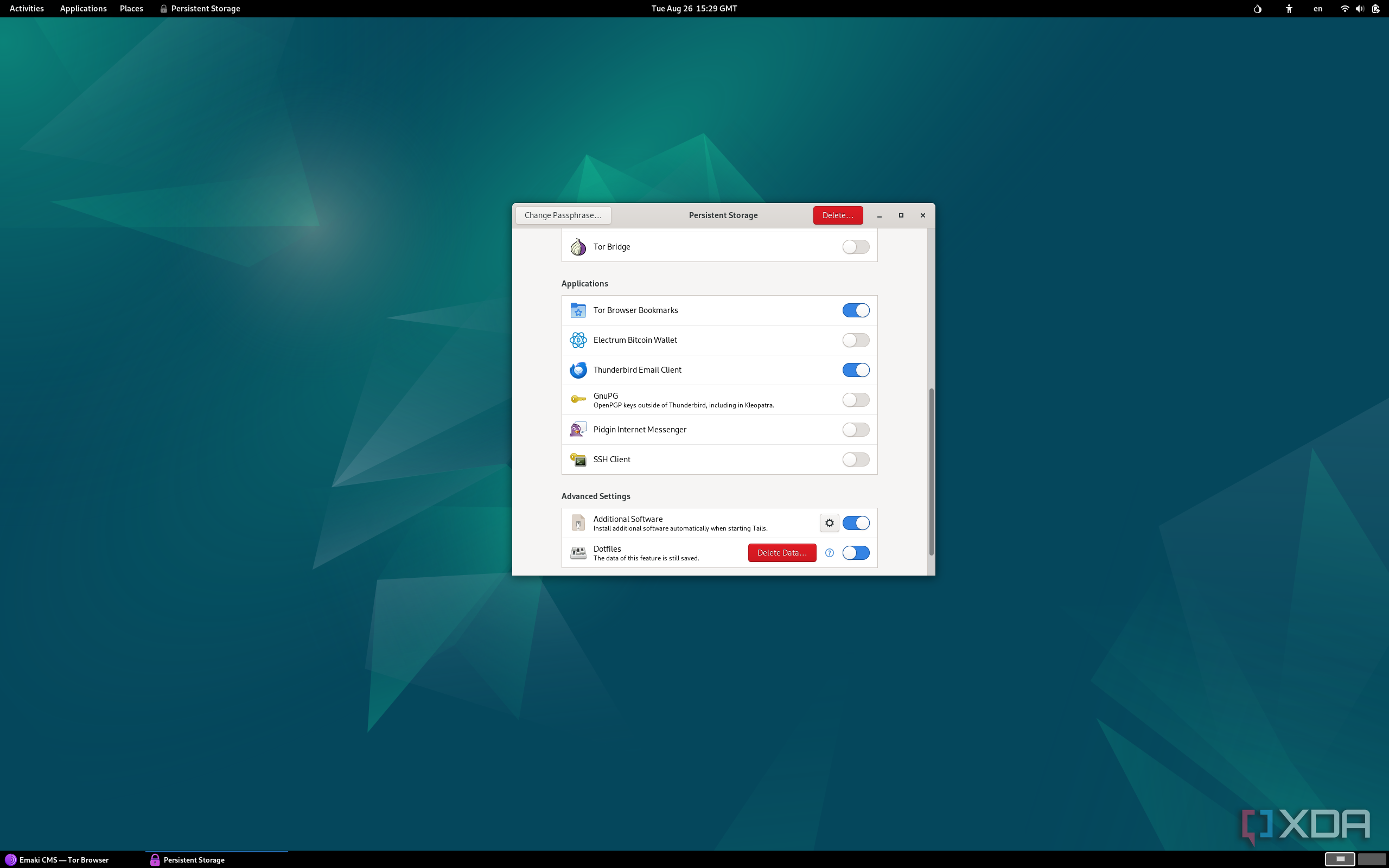 I tried daily-driving a privacy-focused portable Linux distro on a USB  drive, and it worked surprisingly well