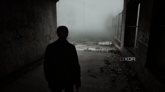 James Sunderland walking through a dark alley into the mist in Silent Hill 2 (2024).