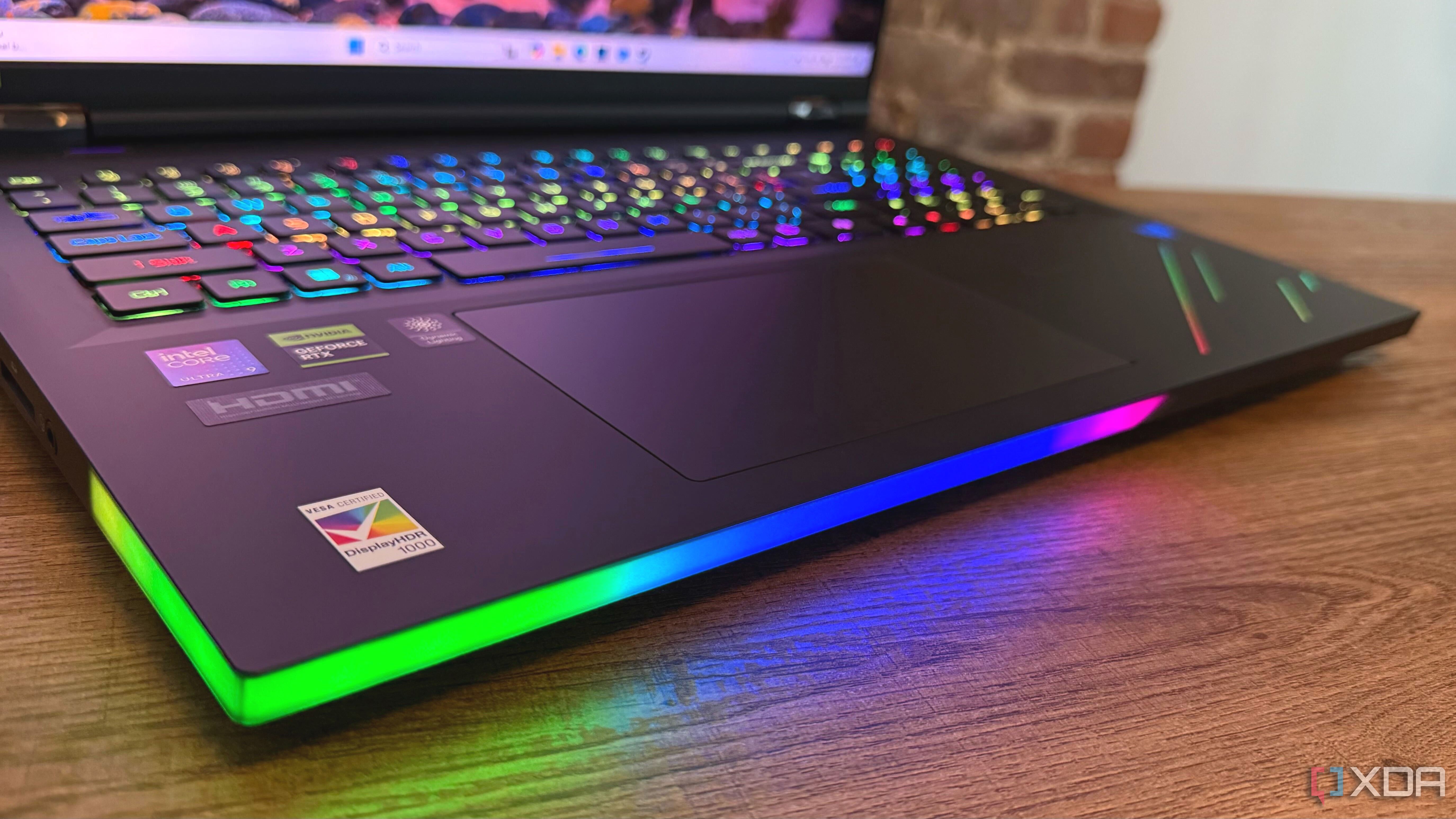 Plataforma de teclado RGB en el Acer Predator Helios 18 AI. 