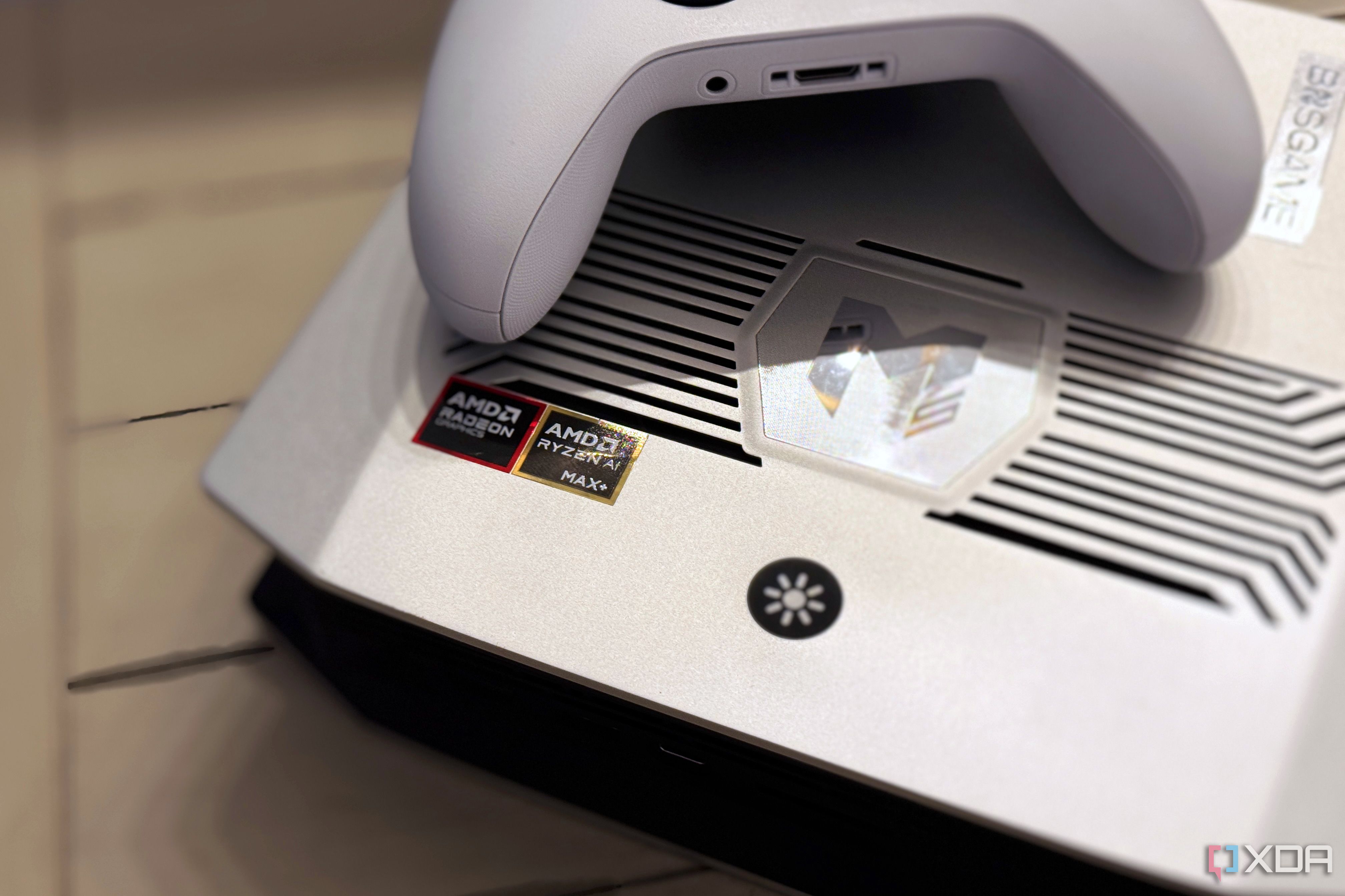 bosgame m5 mini pc with xbox controller