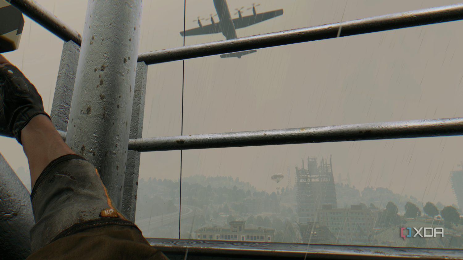 An airplane flying overhead in Dying Light.