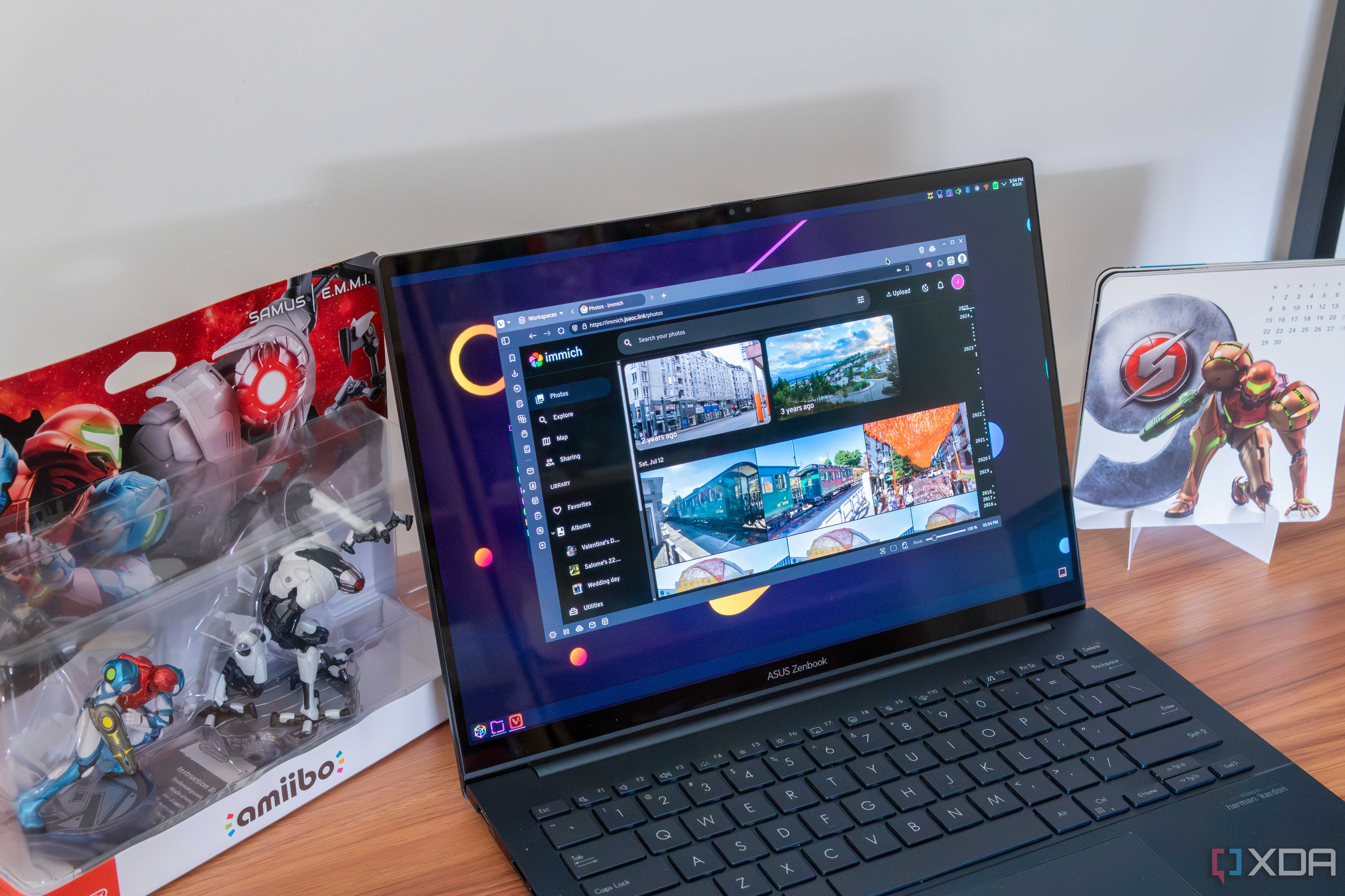 A laptop showing the IUmmich web client