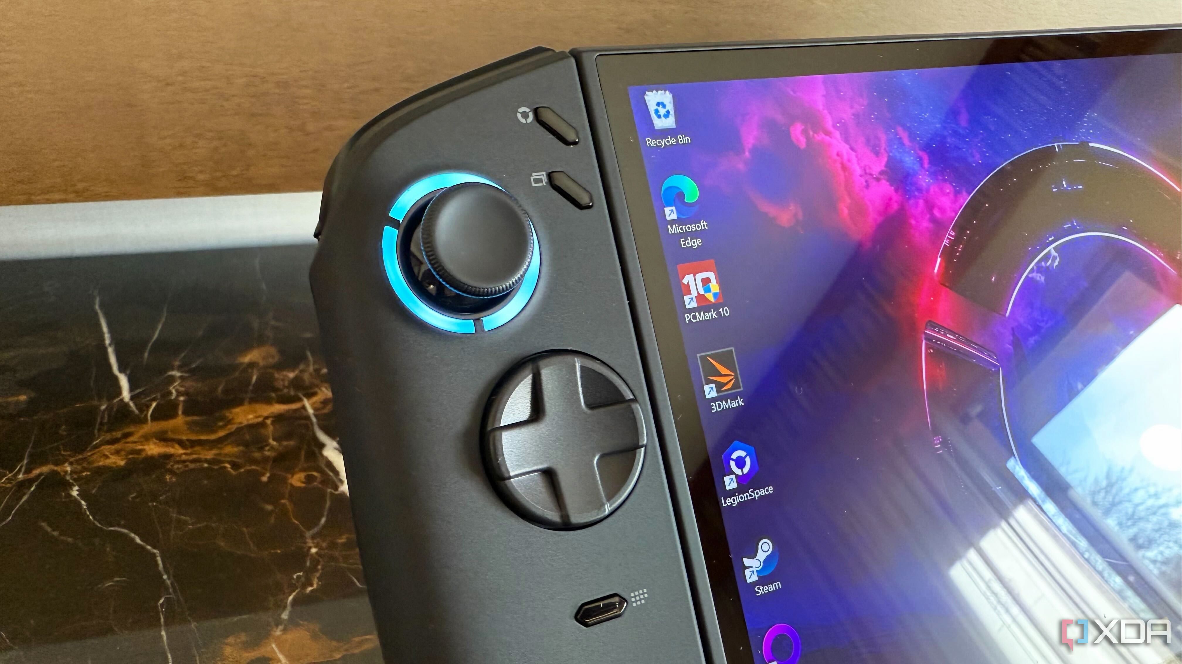 Lenovo Legion Go 2 thumbstick RGB.