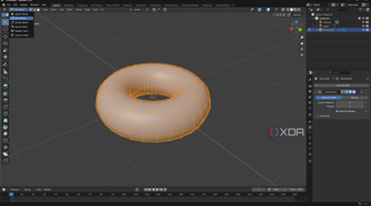 Toggling between Edit and Object modde in Blender, donut shape on canvas