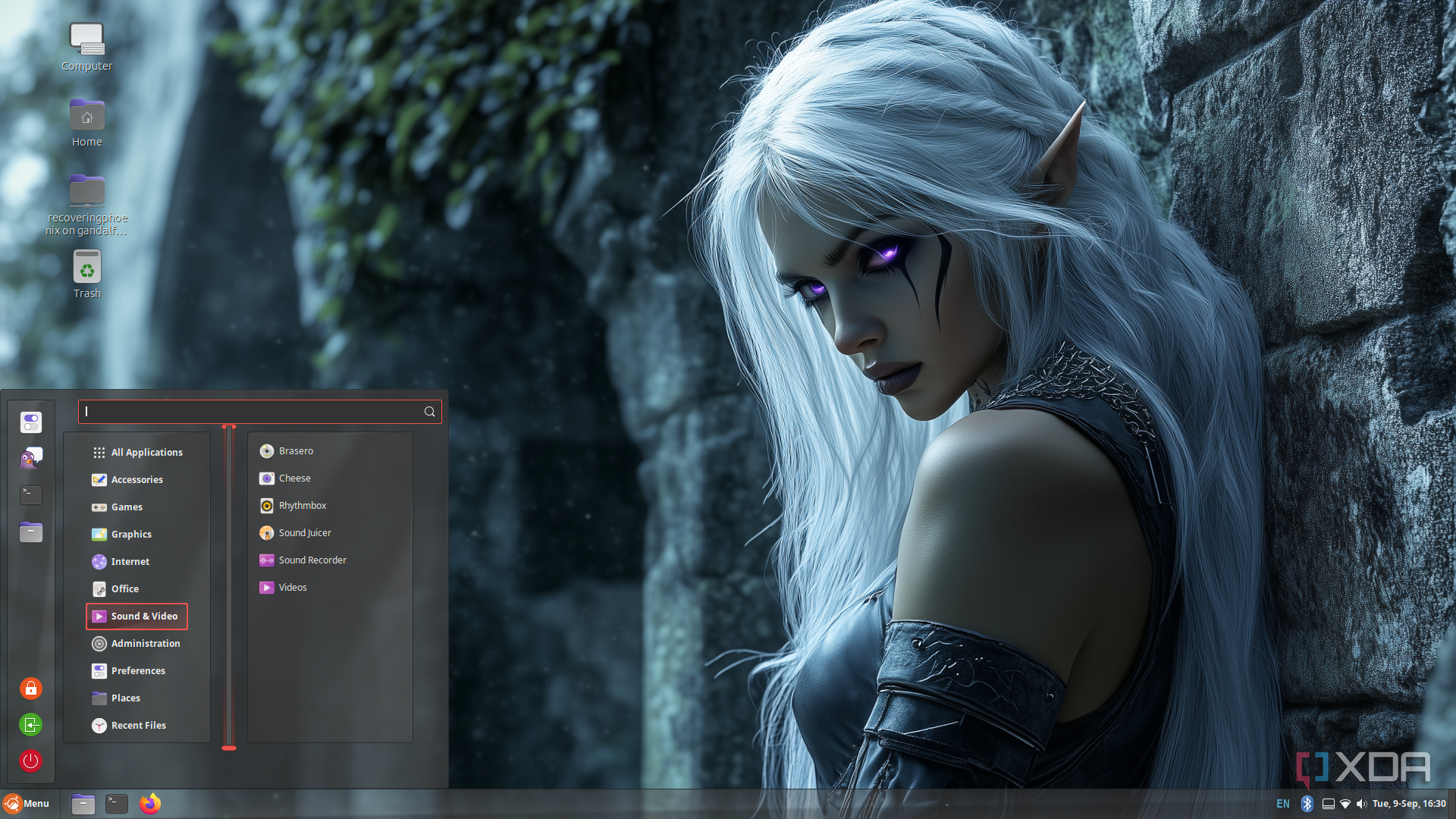 Ubuntu Cinnamon desktop with start menu