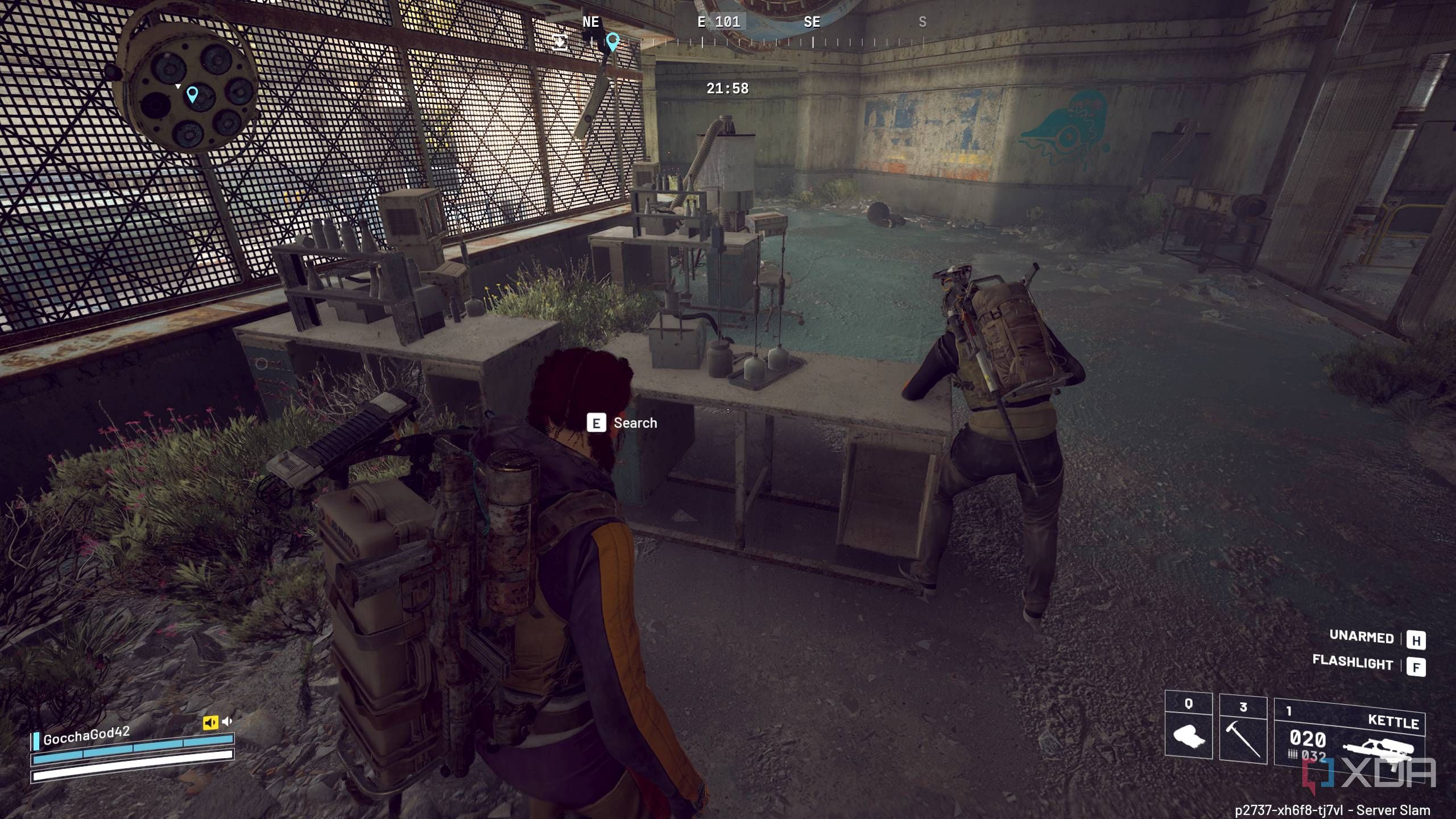 Teaming up with another player in Arc Raiders.