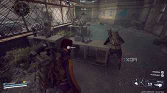 Teaming up with another player in Arc Raiders.