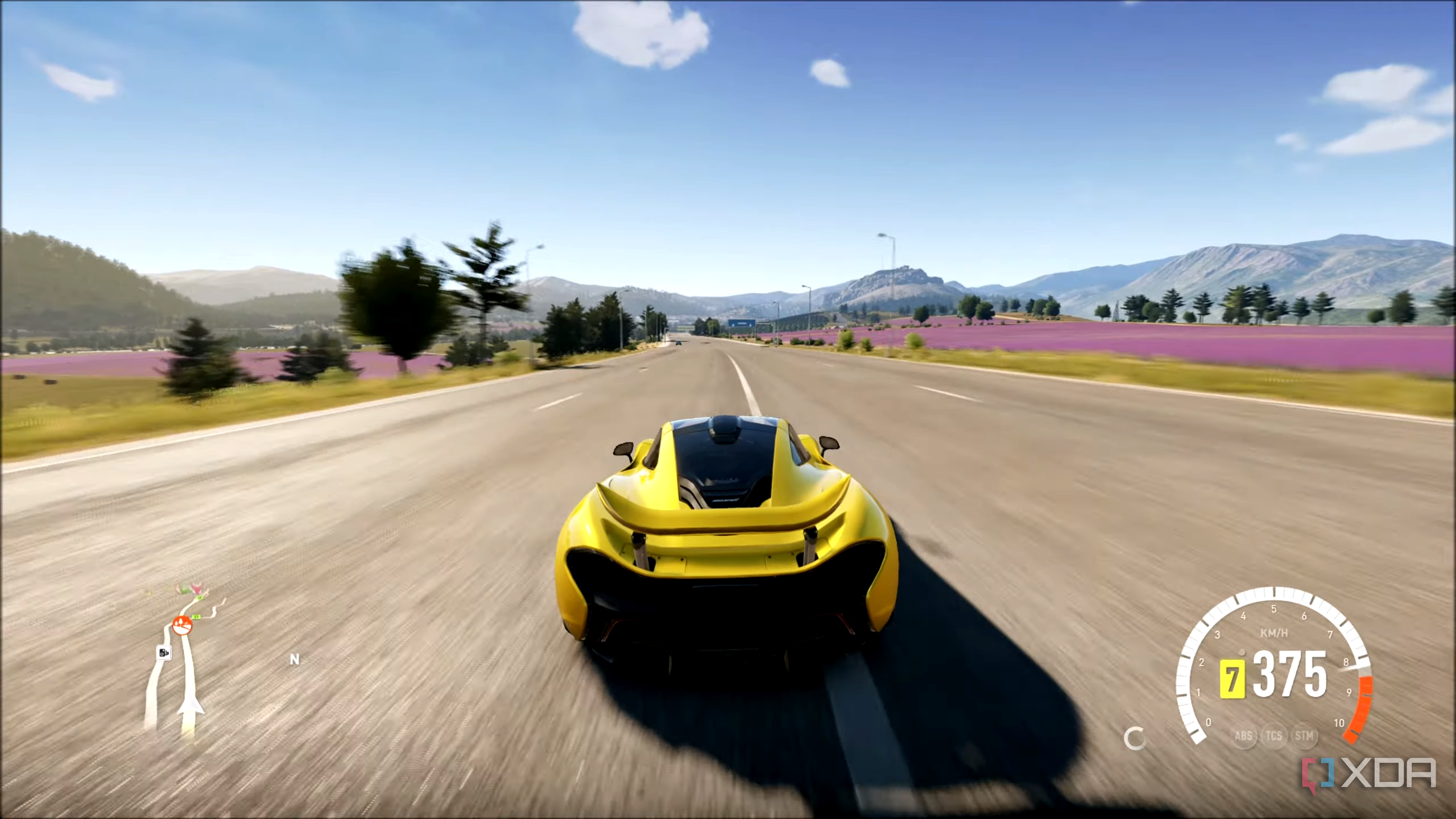 A yellow McLaren P1 in Forza Horizon 2.