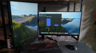 An image of a laptop running Tim.