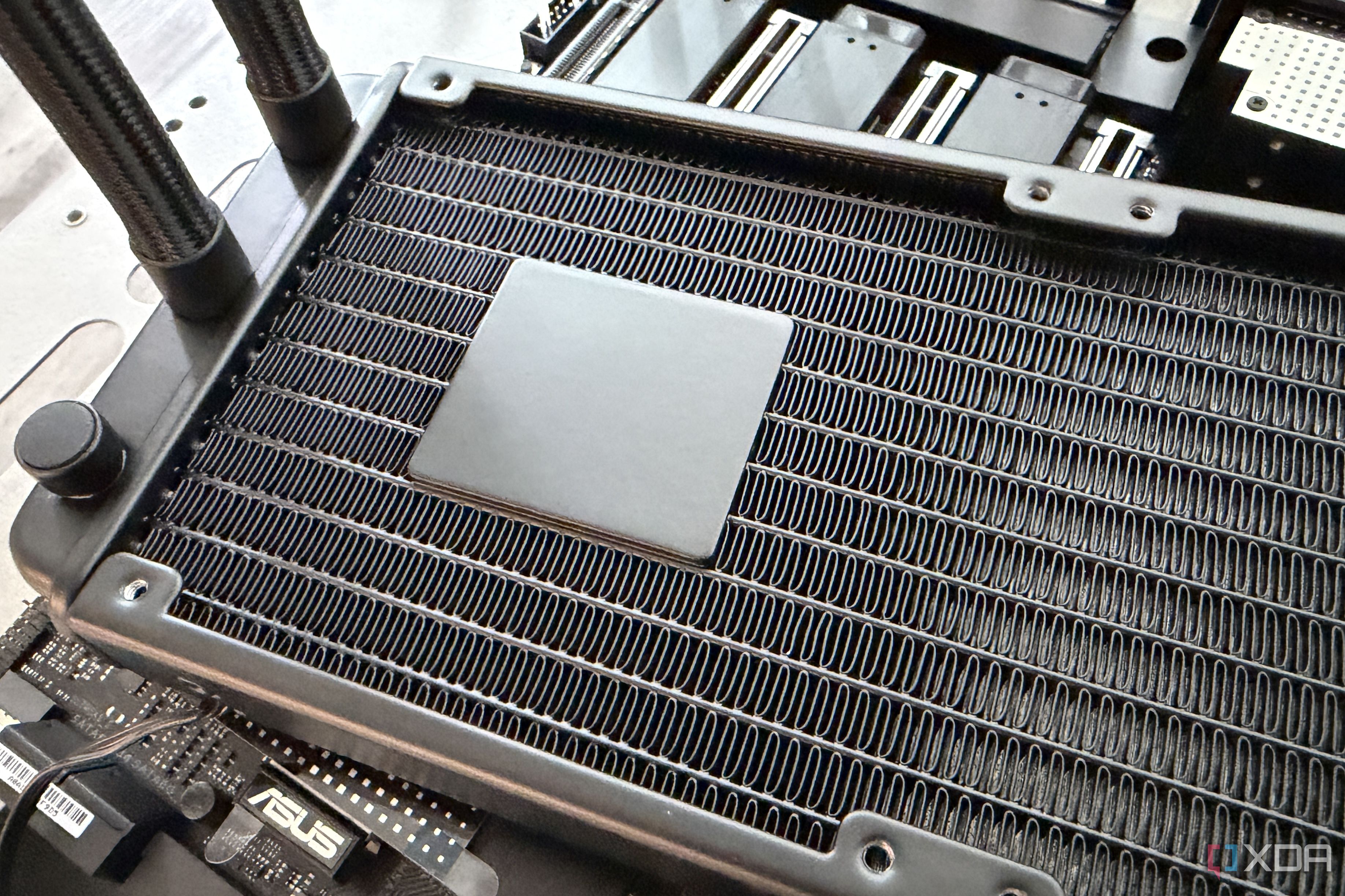 silverstone technology XE360-TR5 360mm radiator showing the pump