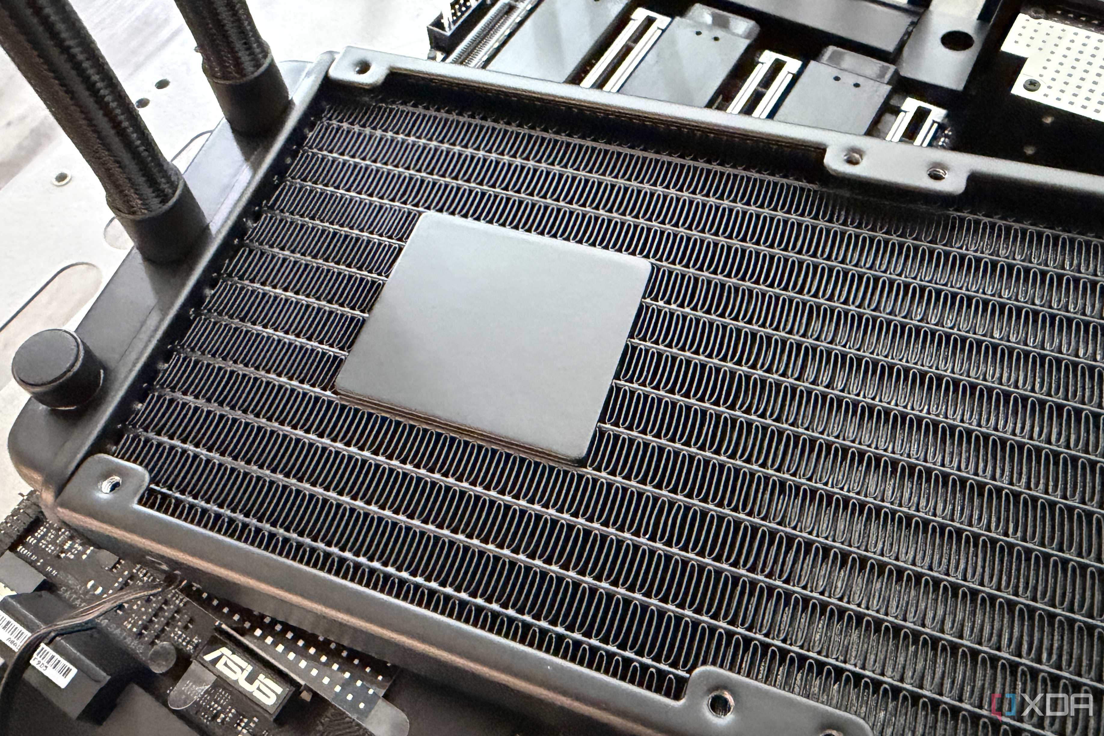 silverstone technology XE360-TR5 360mm radiator showing the pump