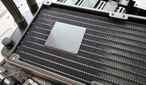 silverstone technology XE360-TR5 360mm radiator showing the pump