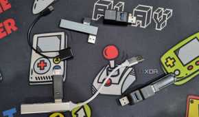 photo of usb hubs on a deskpad